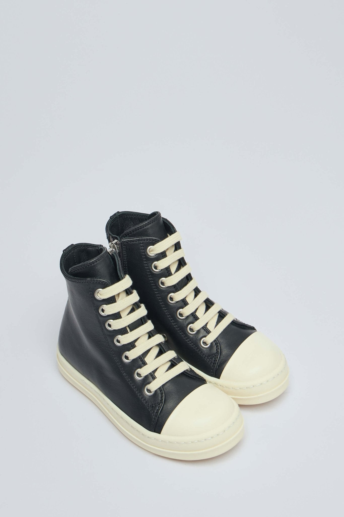 Sneaks