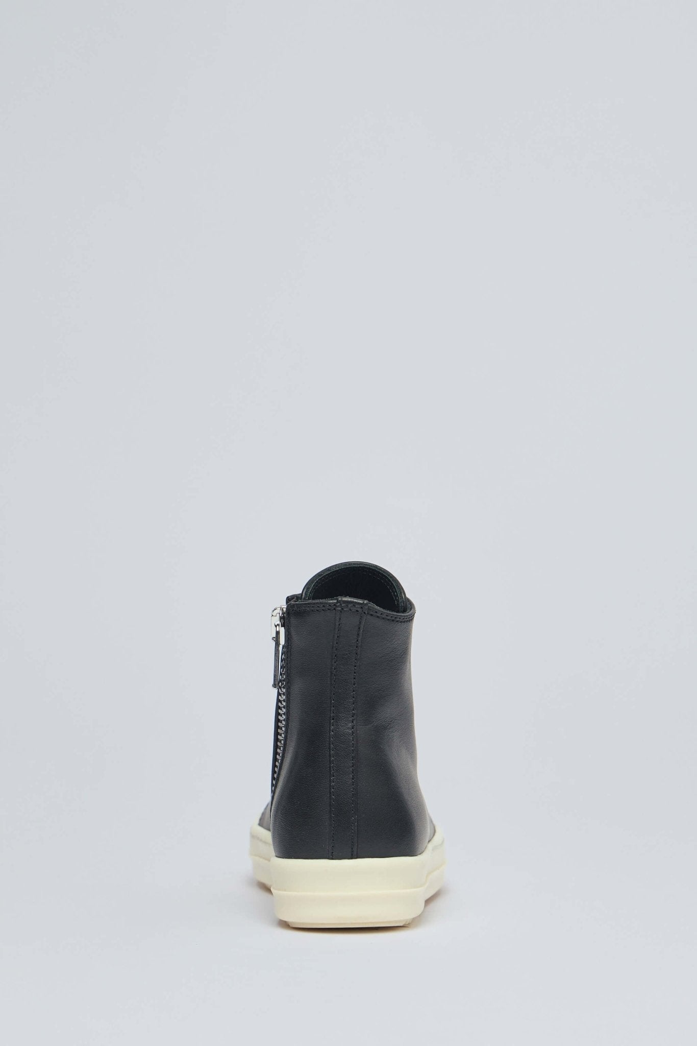 Sneaks