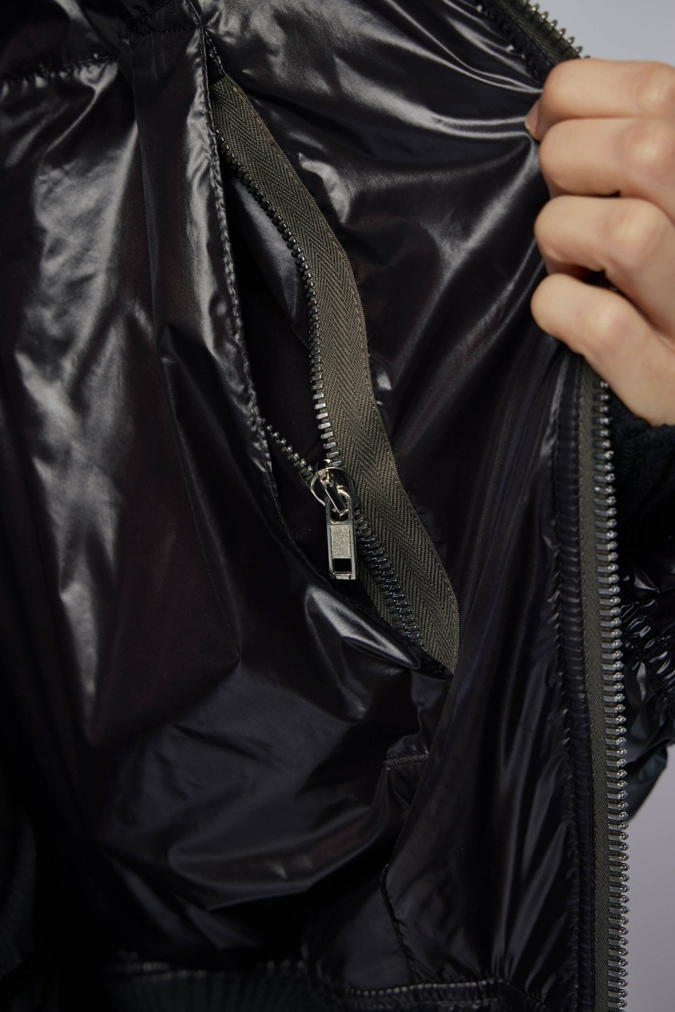 Woven Padded Bomber - Secchia Flight Black