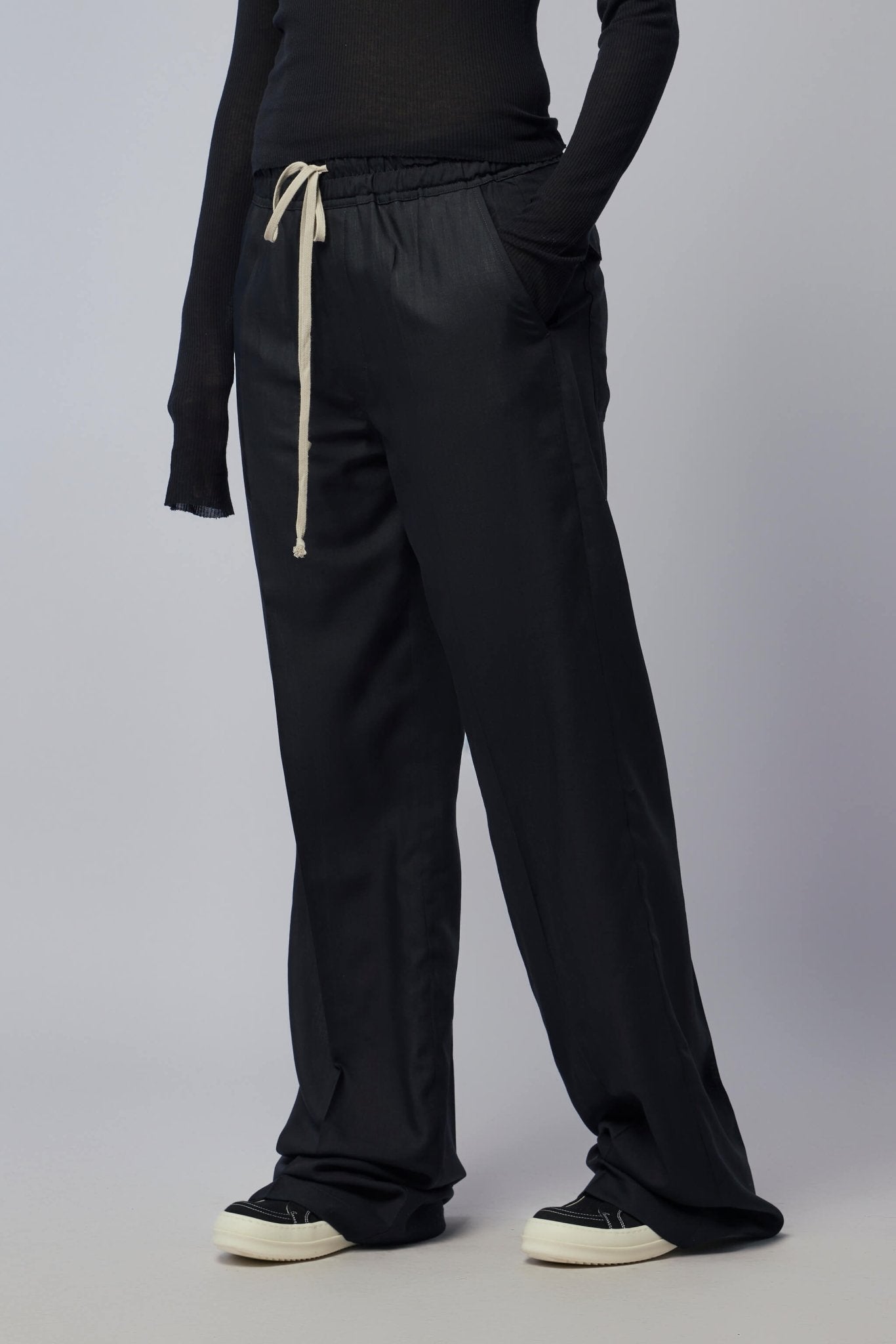 Woven Pants - Dietrich Drawstring Black
