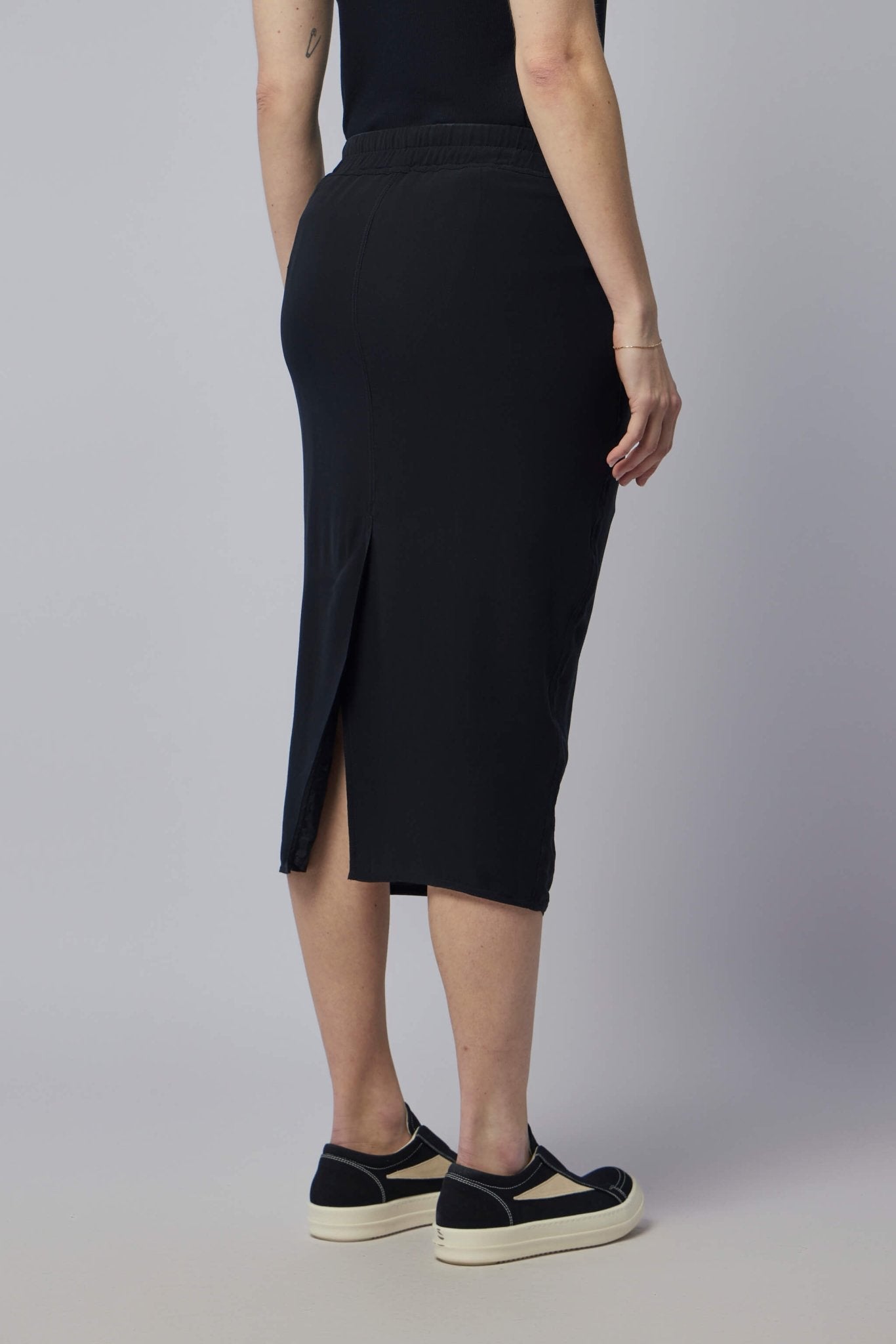 Woven Skirt - Zipped Short Pillar Black