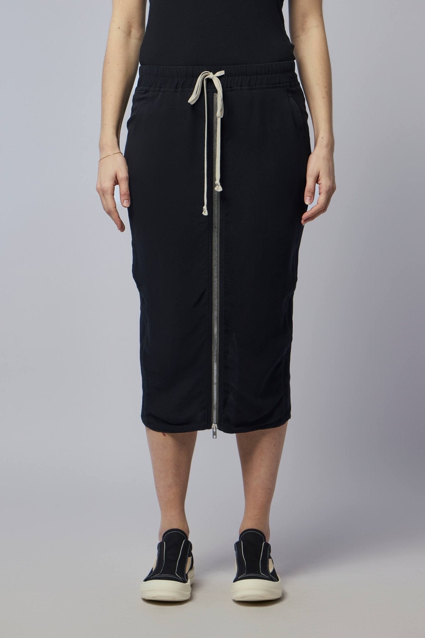 Woven Skirt - Zipped Short Pillar Black