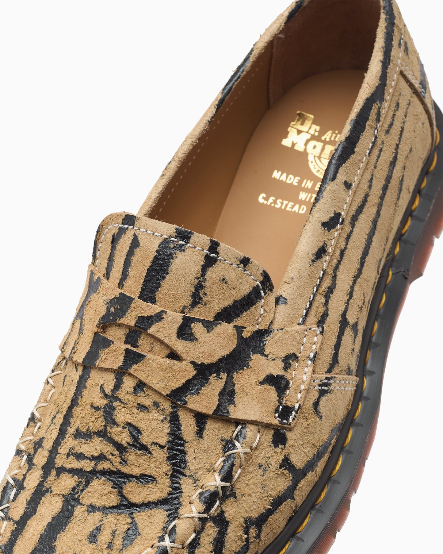 Zapatos Dr. Martens Delapre Penny "Wild Emboss" Unisex