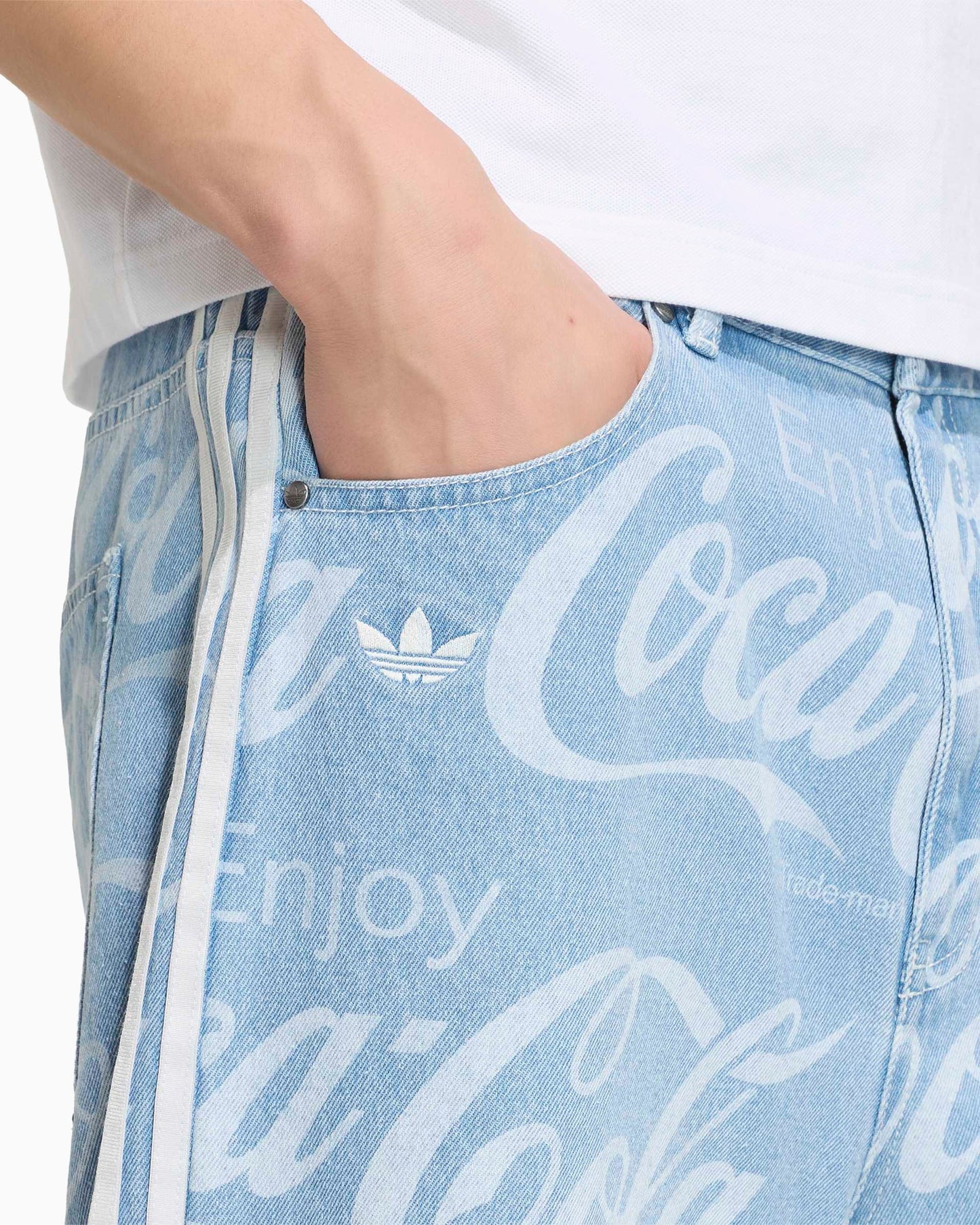 Pantalones cortos Oversize adidas Originals x Coca-Cola Classic Sport para hombre