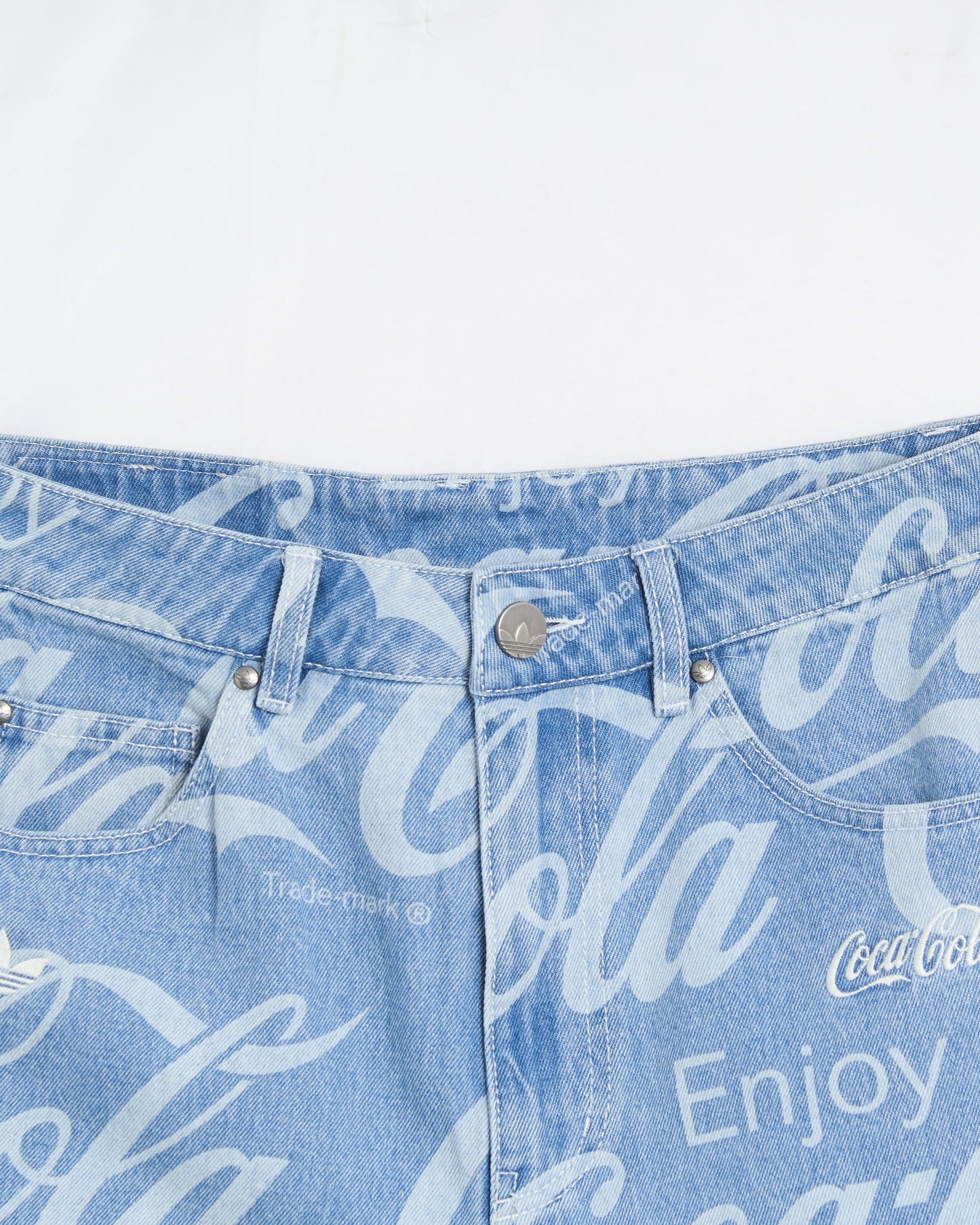 Pantalones cortos Oversize adidas Originals x Coca-Cola Classic Sport para hombre