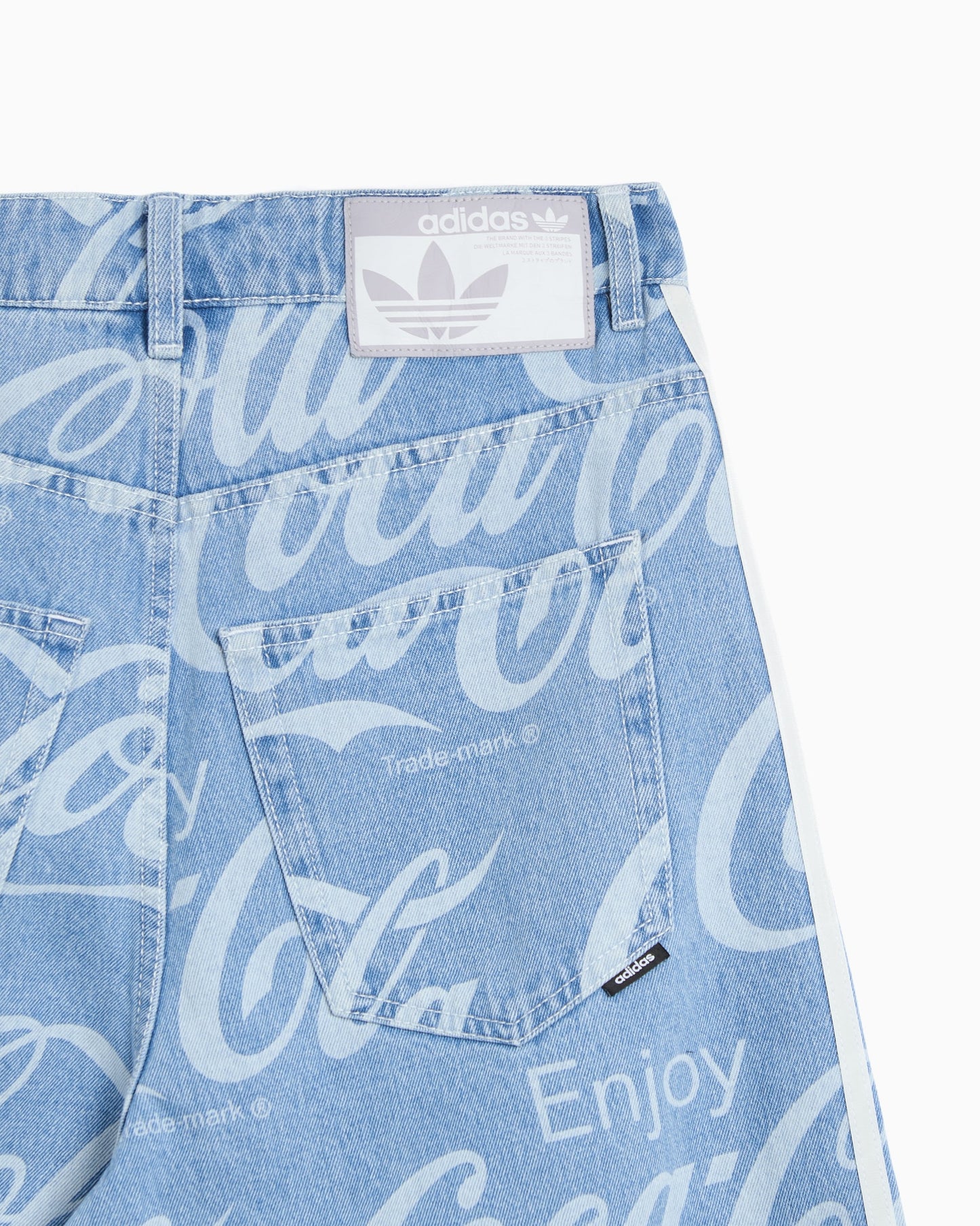 Pantalones cortos Oversize adidas Originals x Coca-Cola Classic Sport para hombre