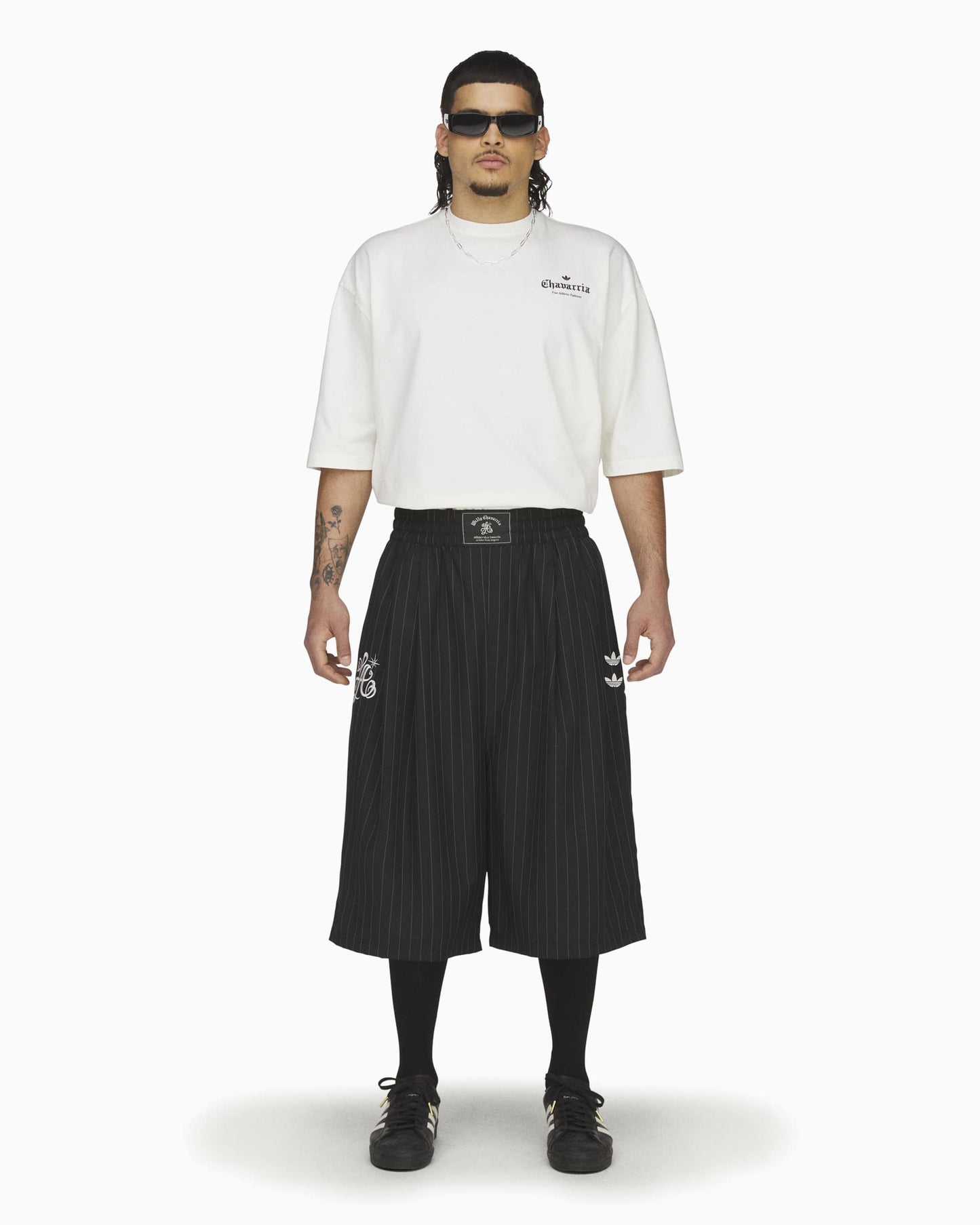 Pantalones cortos Oversize adidas Originals x Willy Chavarria Pinstripe para hombre