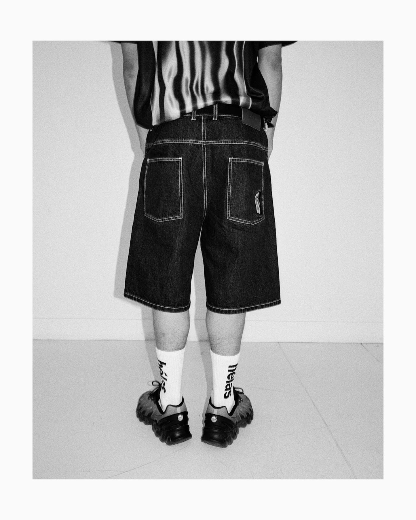 Pantalones cortos Oversize Hélas. Dieu Grec para hombre