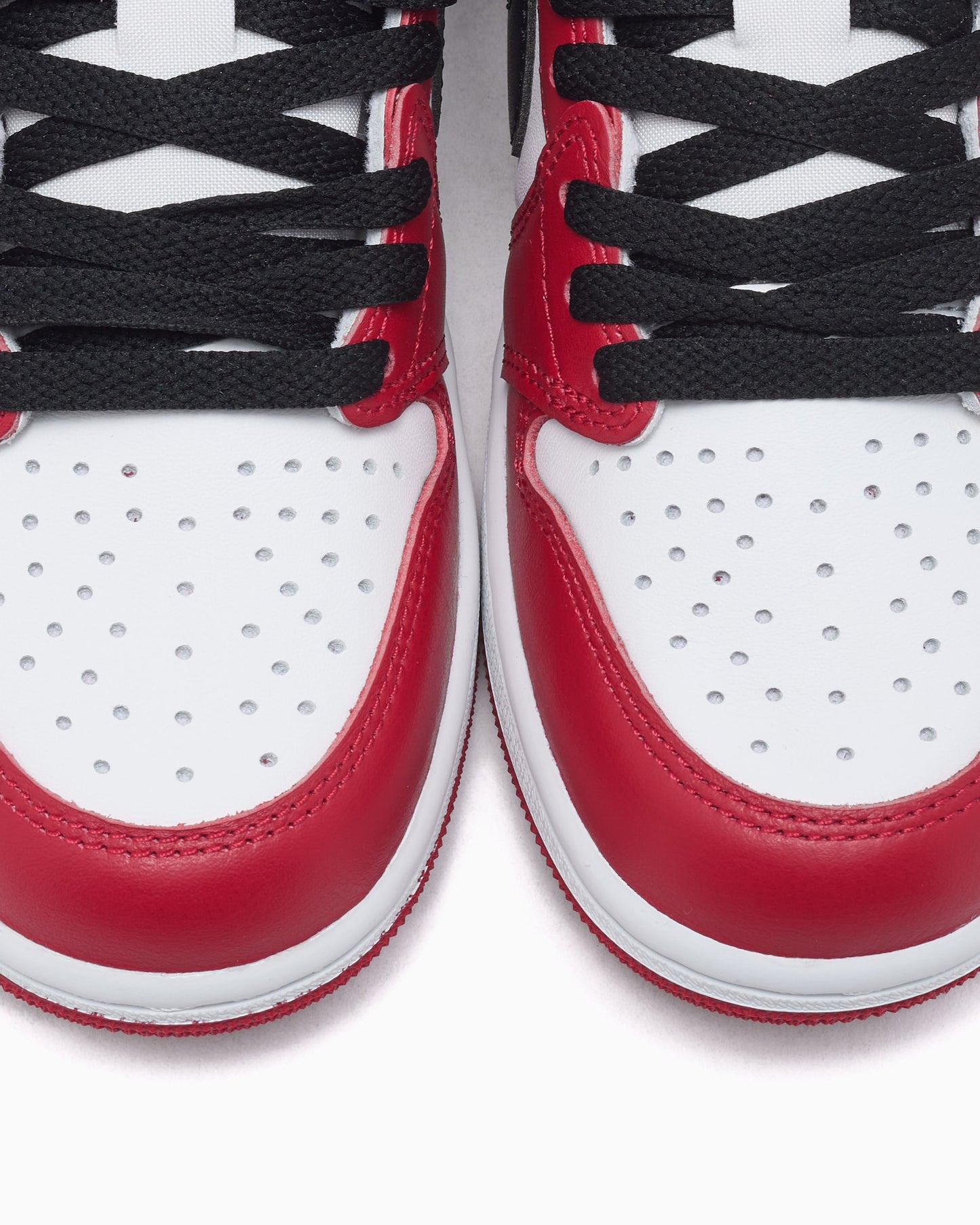Air Jordan 1 Retro Low OG "Chicago 2025"