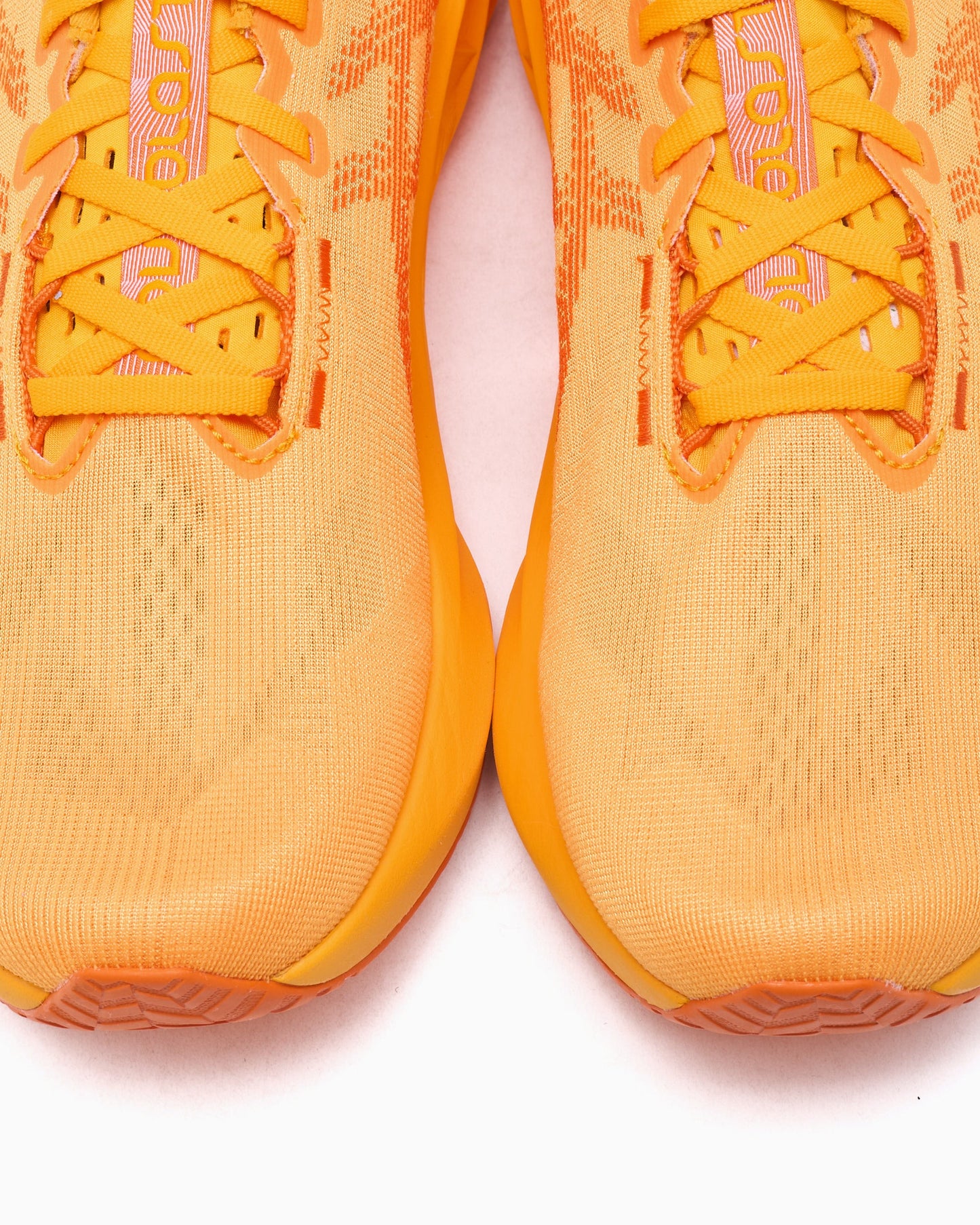 ASICS Novablast 5