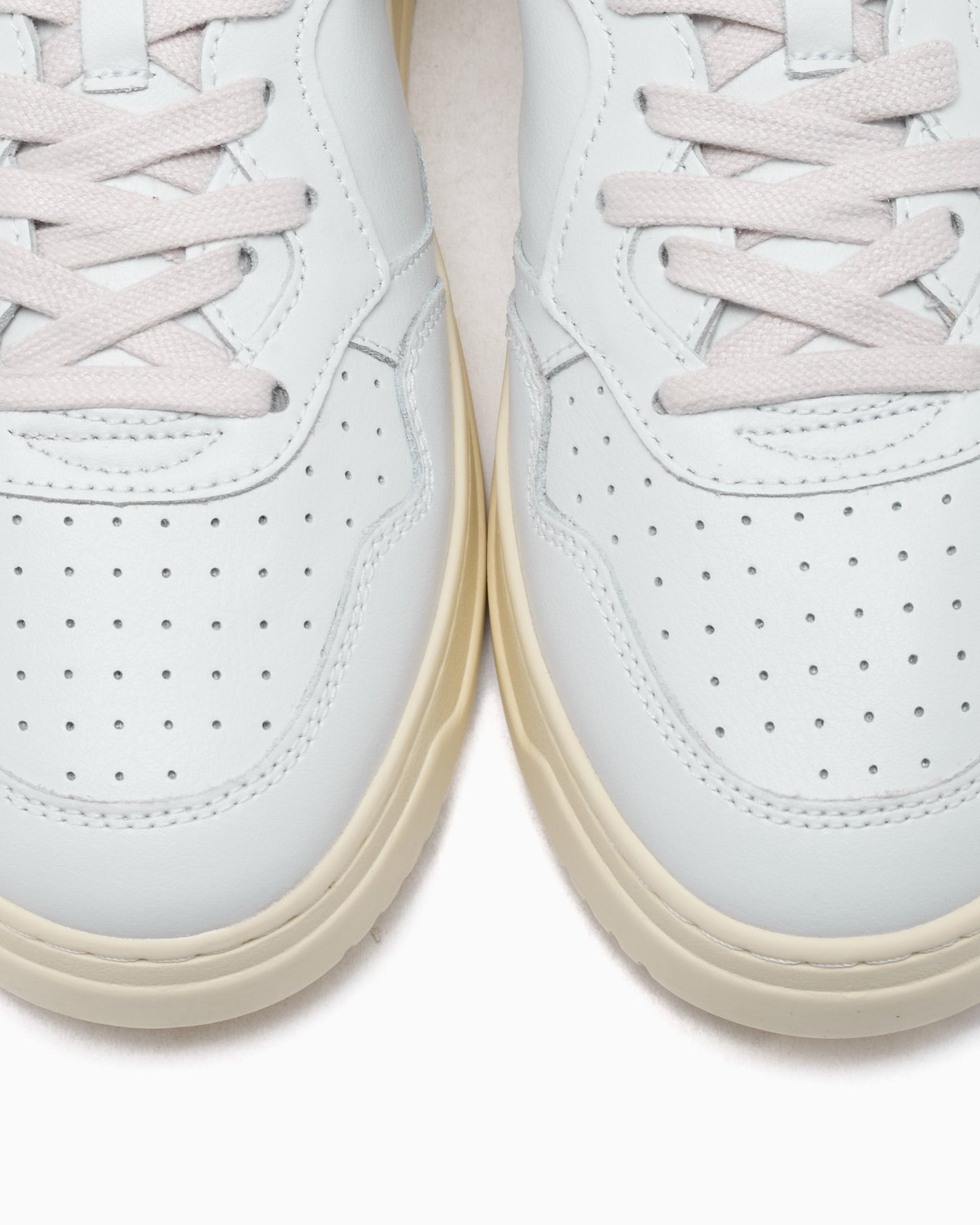 Autry Women's Medalist Low Leather