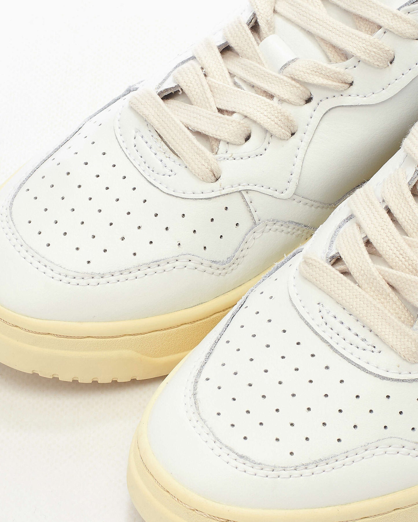 Autry Women's Medalist Low Leather