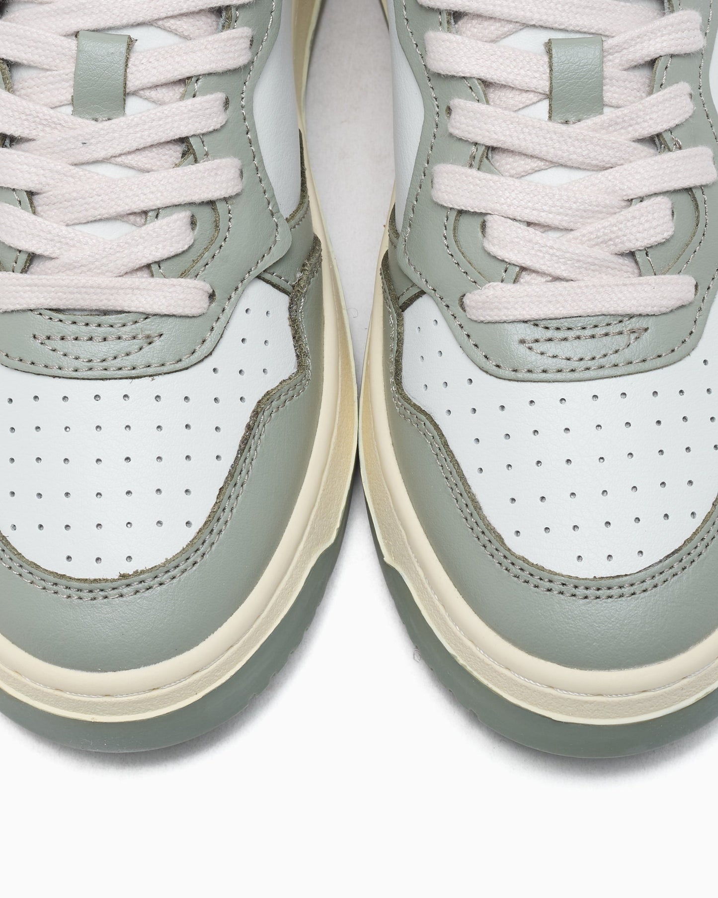 Autry Women's Medalist Low Leather