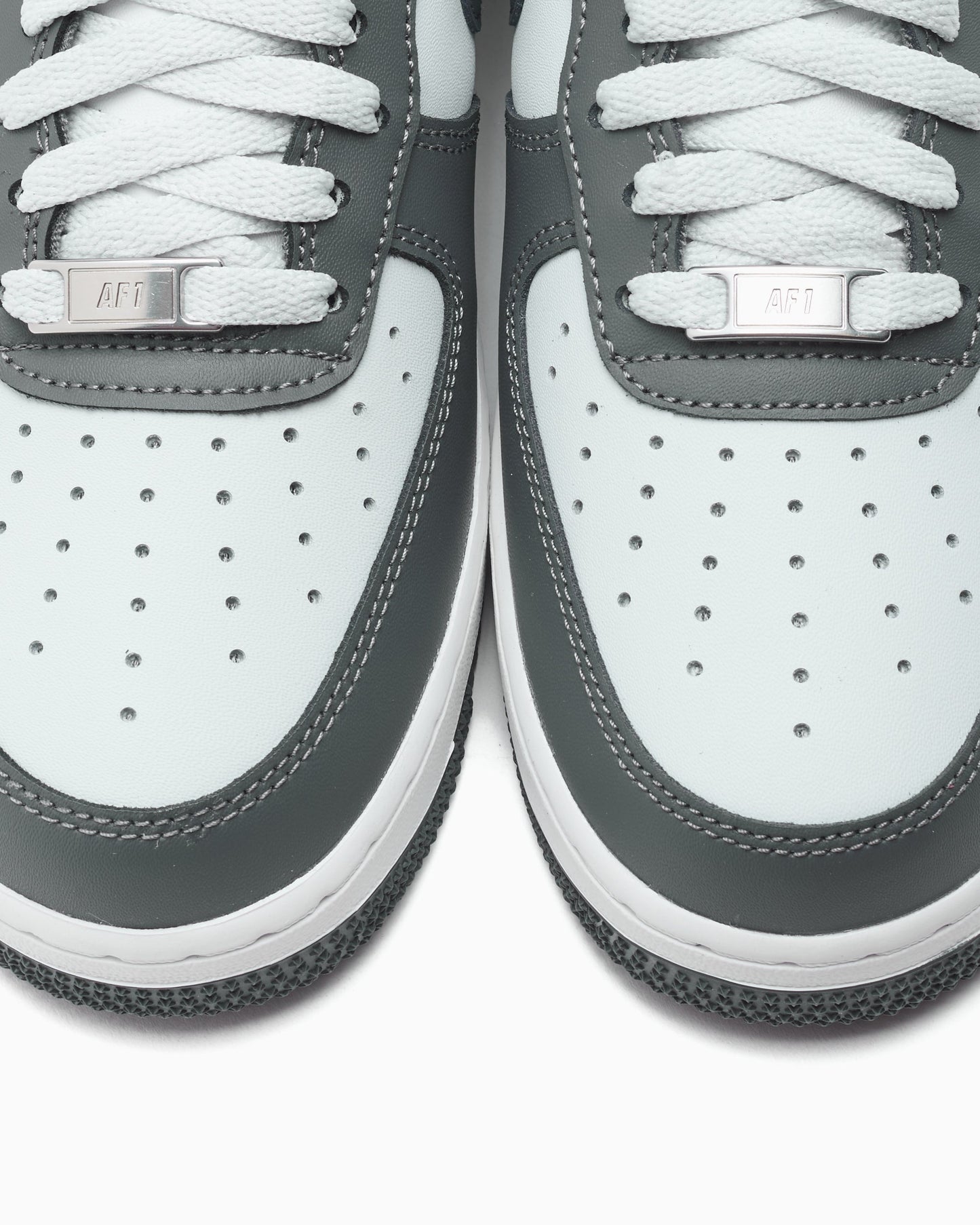 Nike Air Force 1 '07