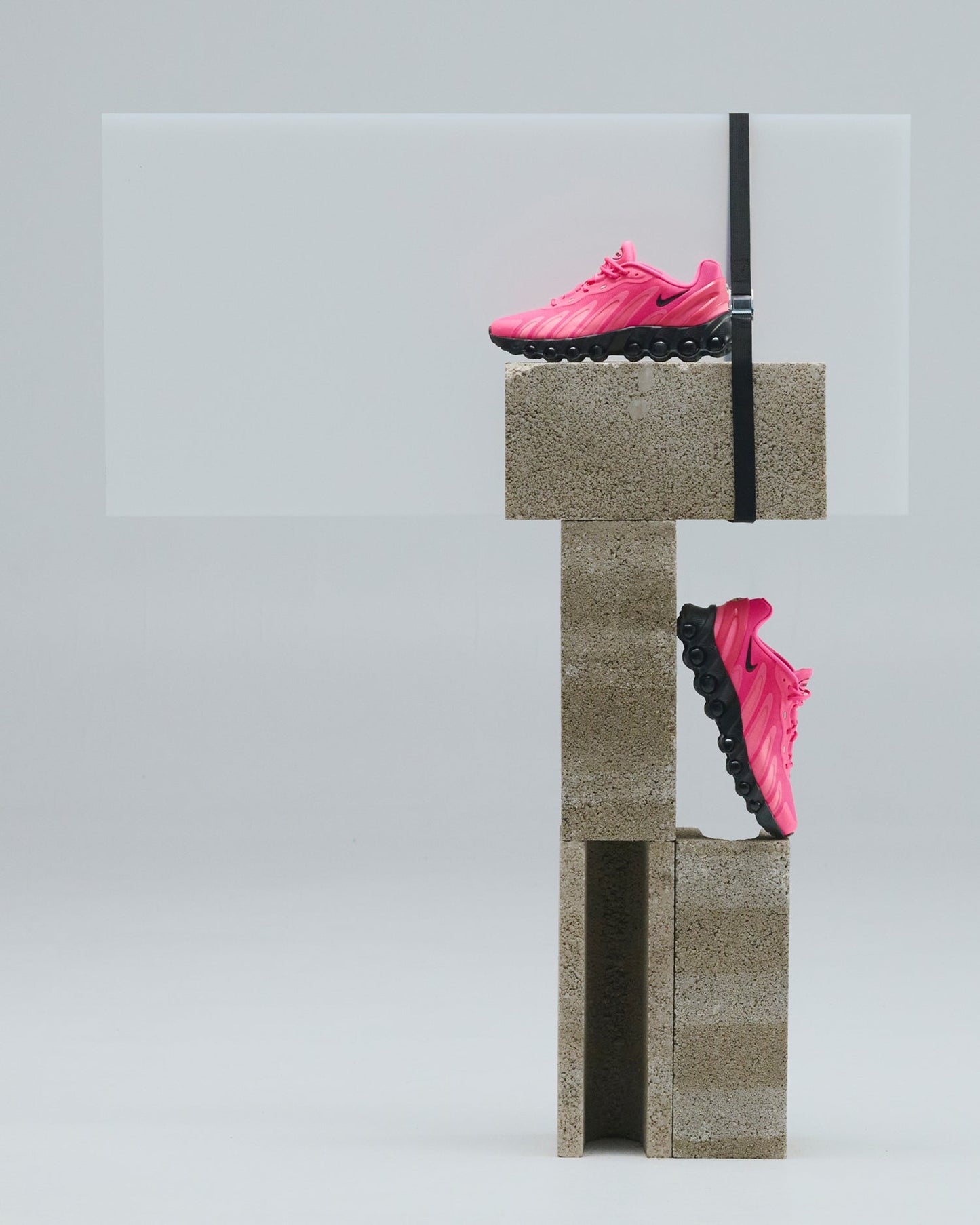 Nike Air Max DN8 "Hyper Pink"