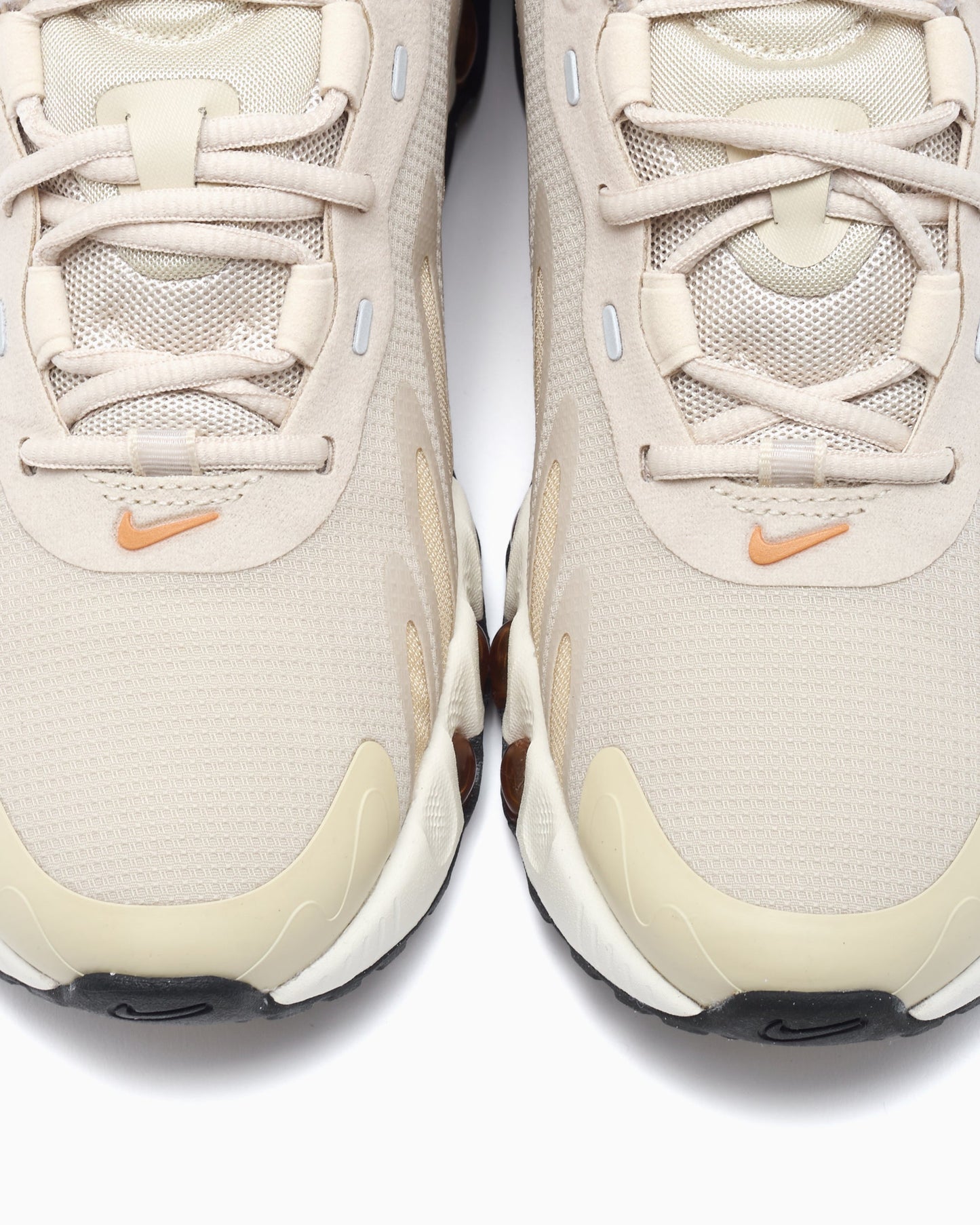Nike Air Max Dn8 "Light Khaki"