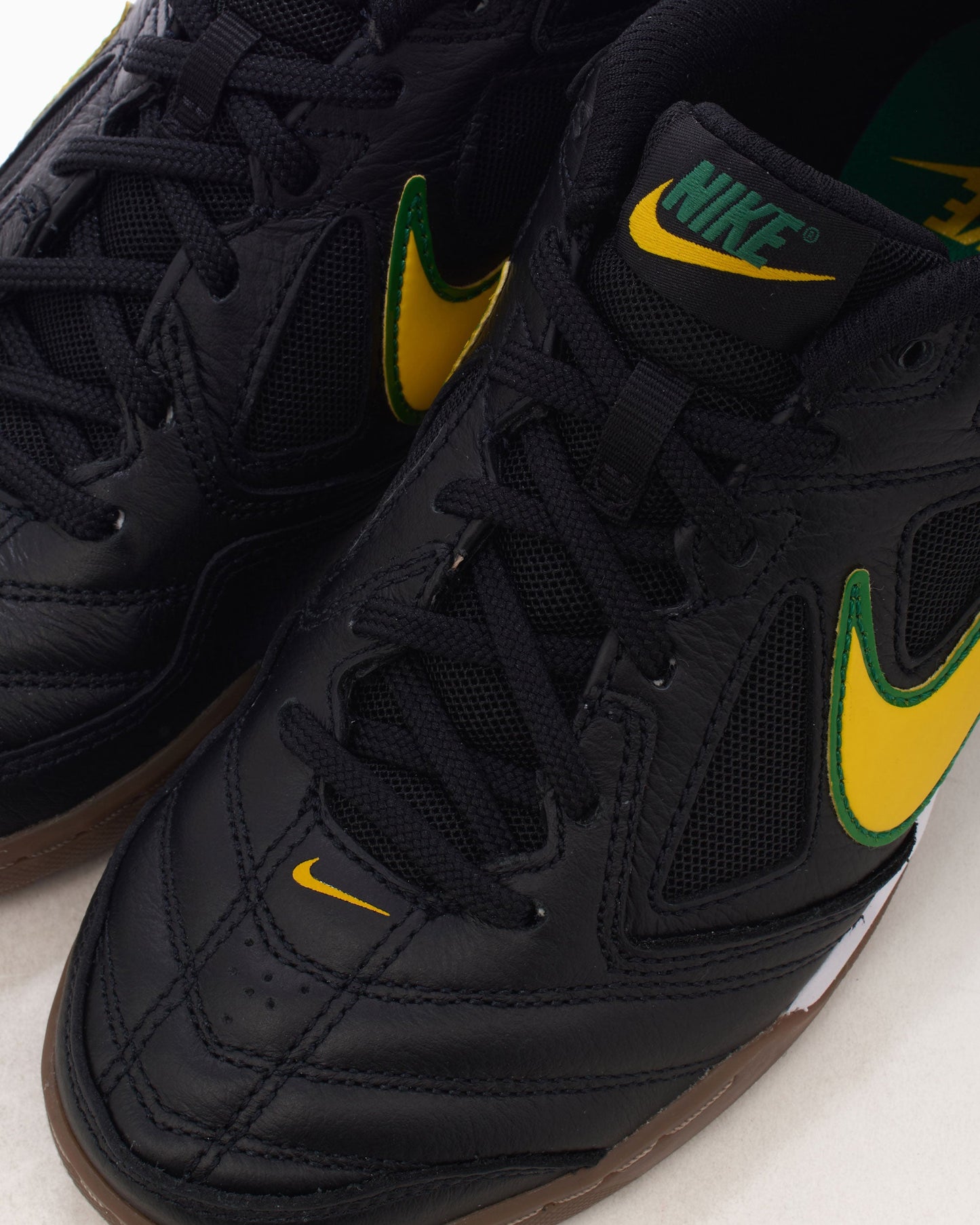 Nike Gato