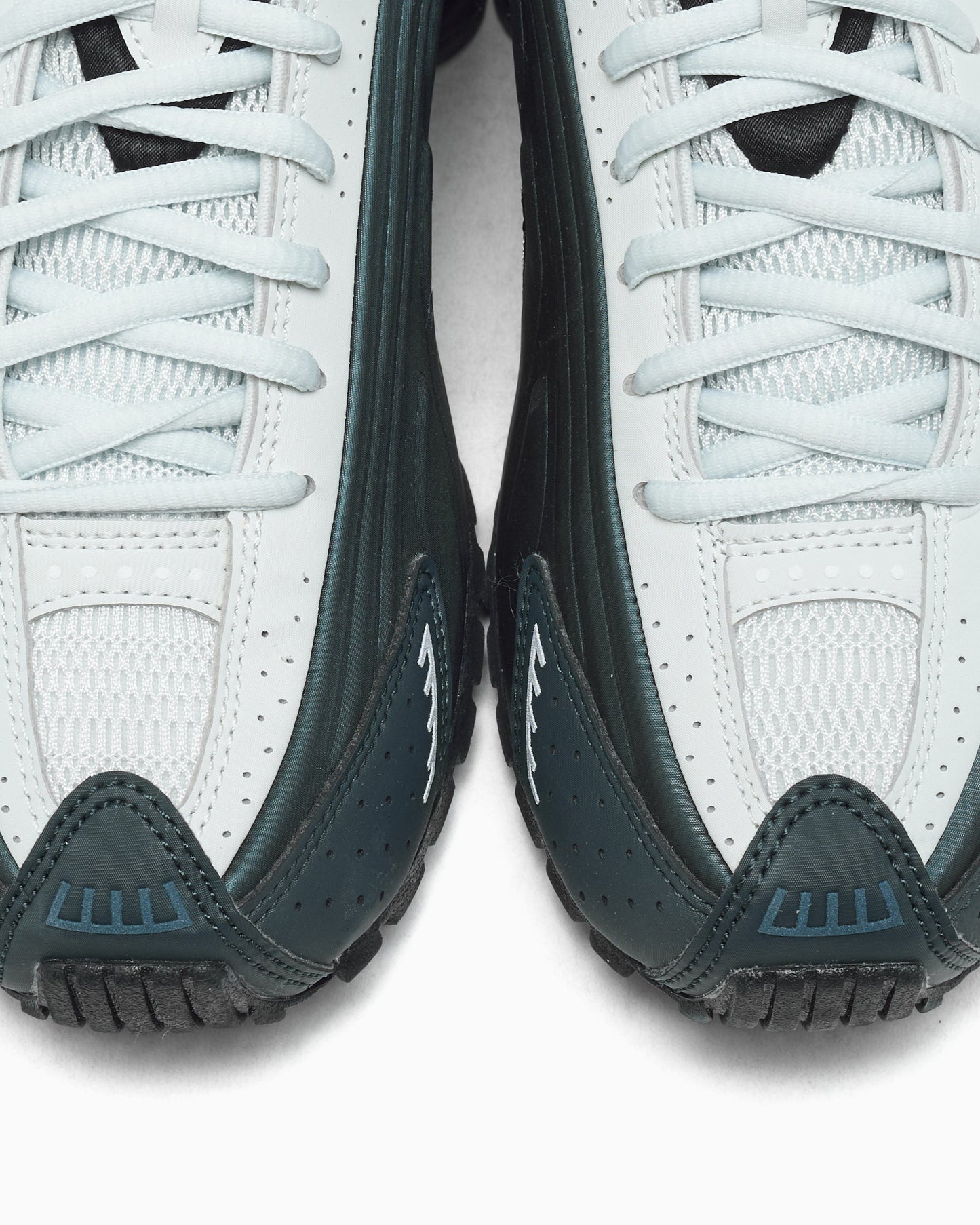 Nike Shox R4