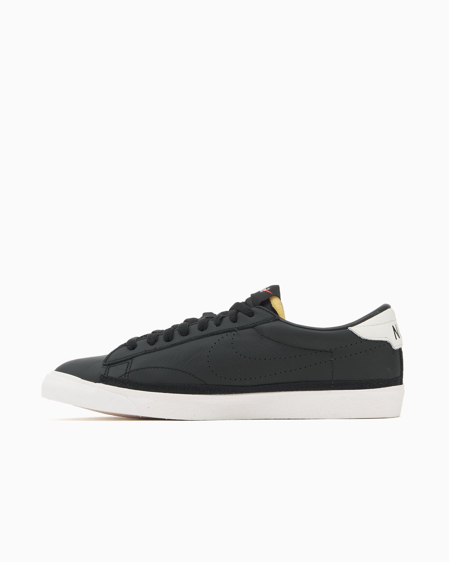 Nike Tennis Classic AC