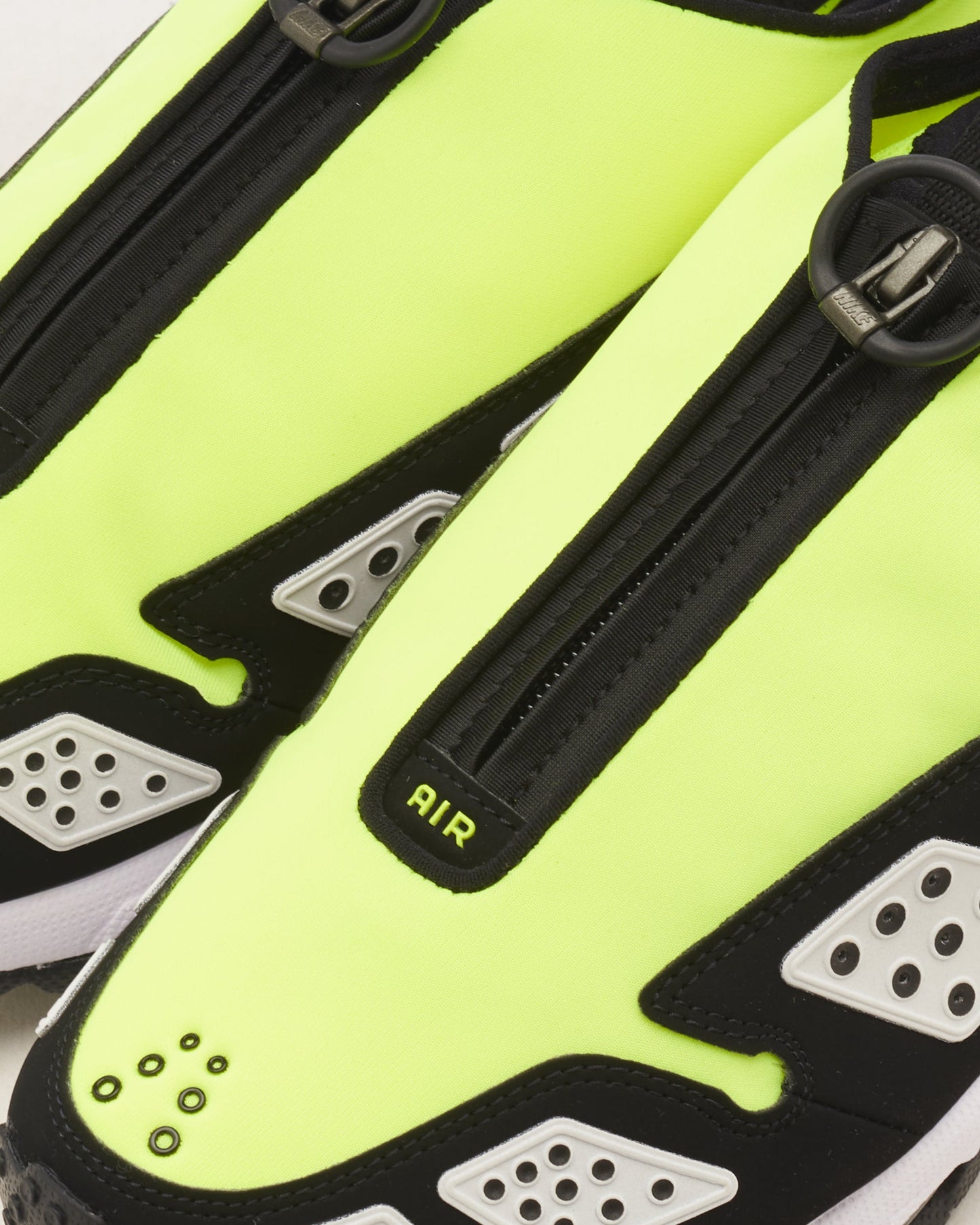 Nike Women's Air Max SNDR "Volt"