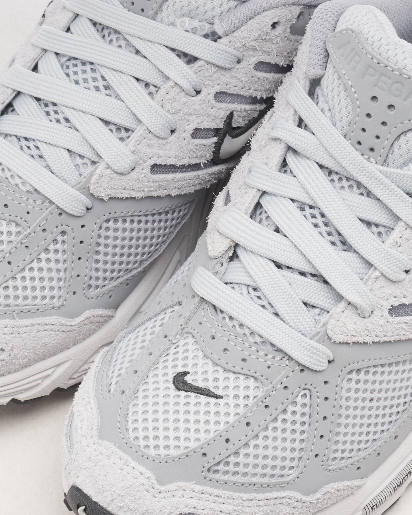 Nike Women's Air Pegasus 2005