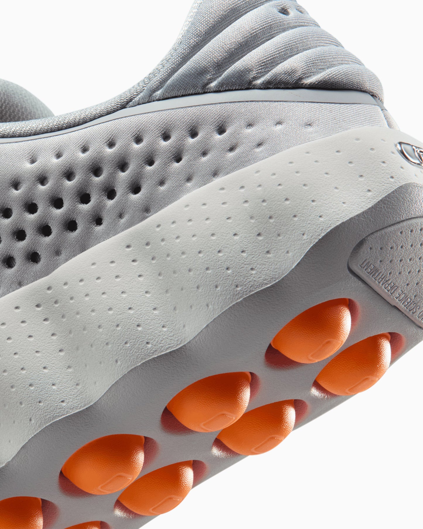 Nike Women's Mind 002