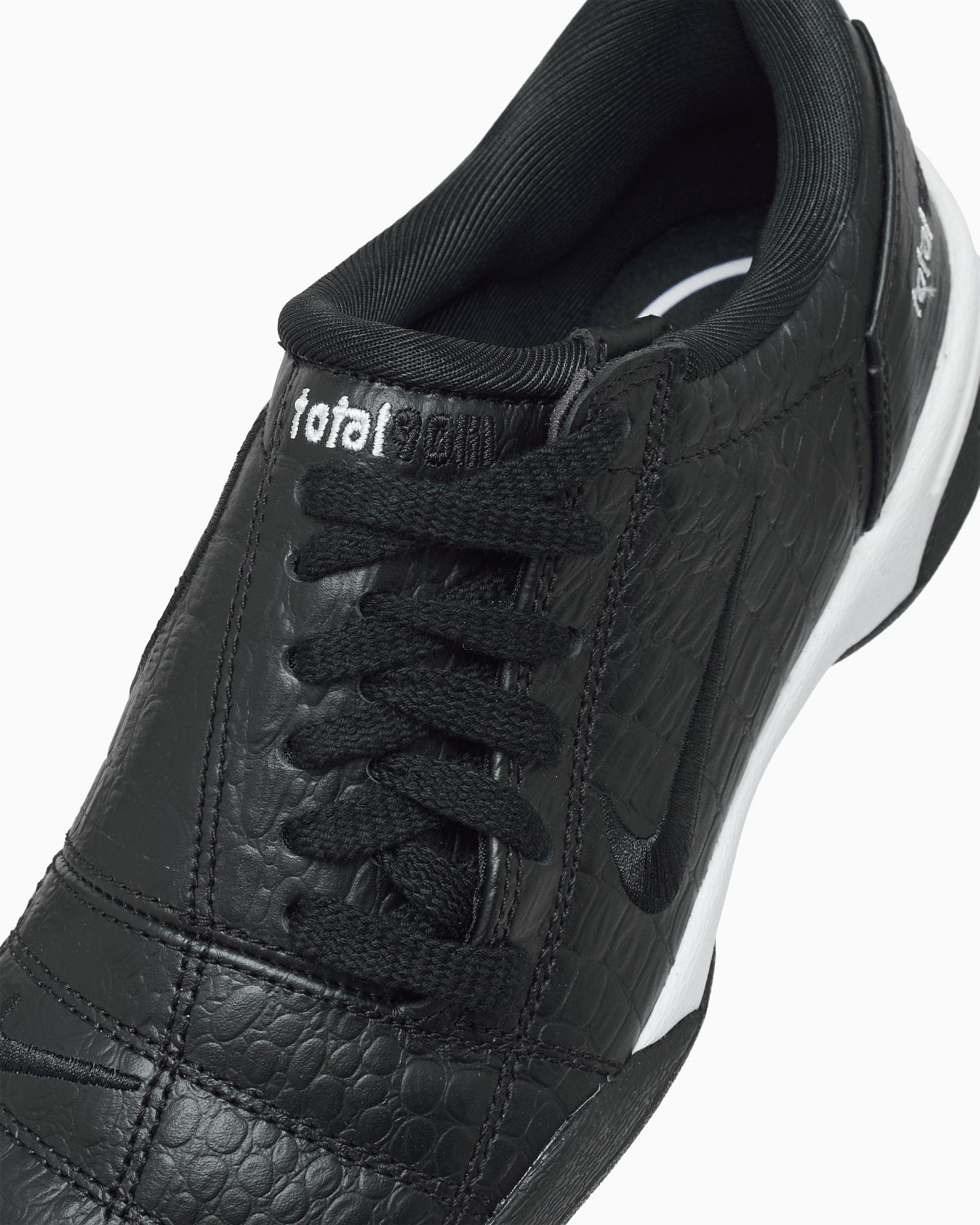 Nike Women's Total 90