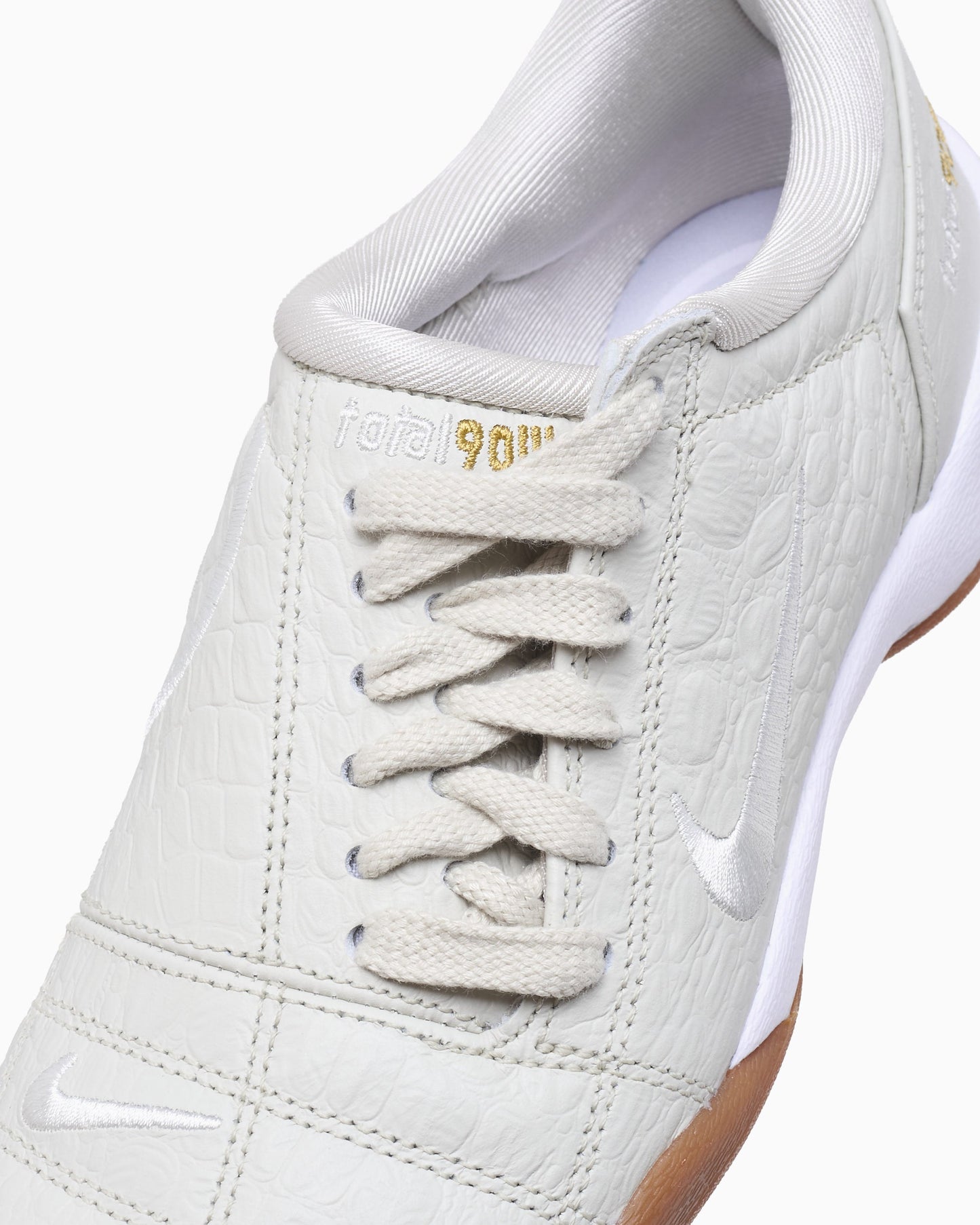 Nike Women's Total 90
