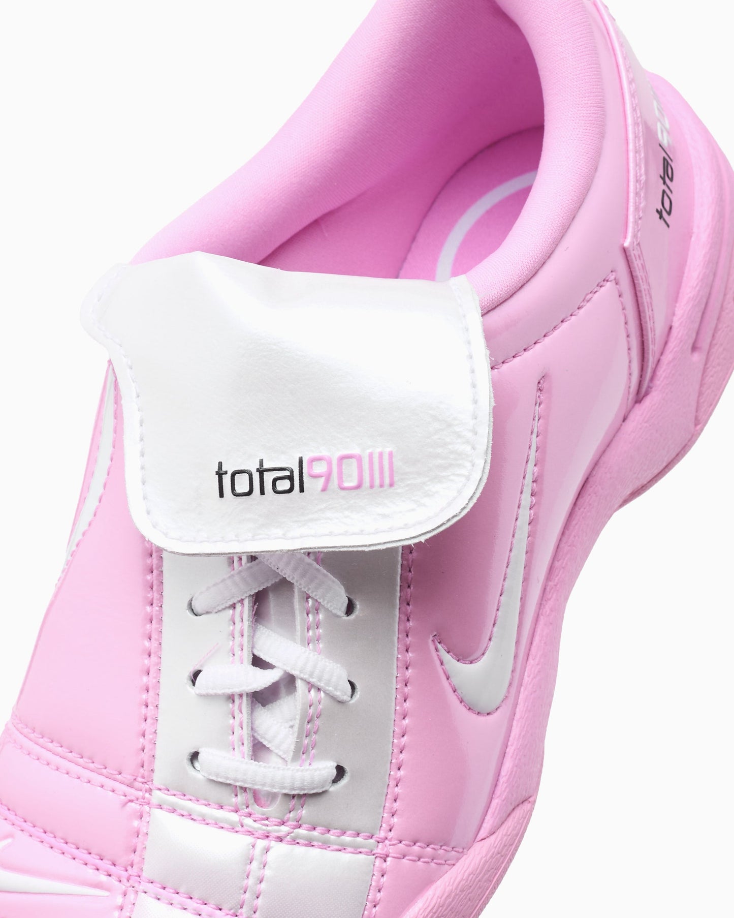 Nike Women's Total 90 SE