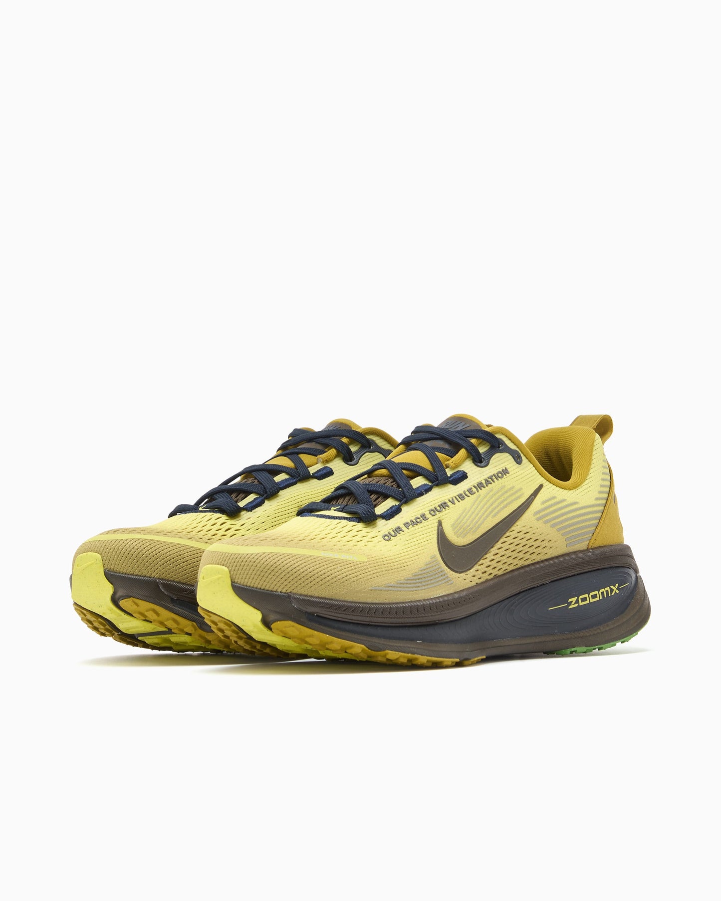 Nike Women's Vomero 18 SE