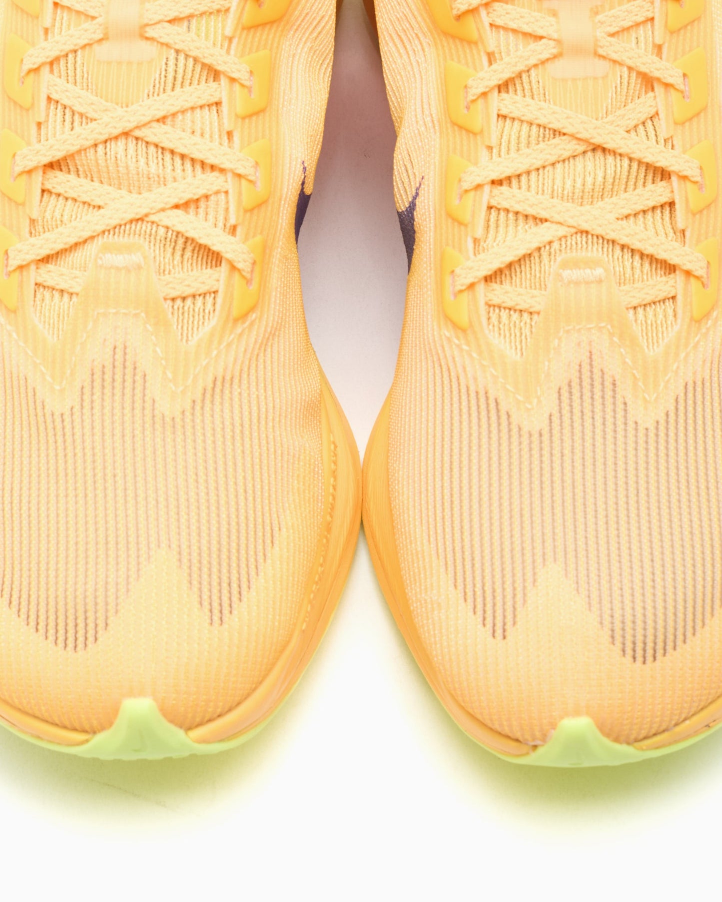 Nike Women's ZoomX Vaporfly Next% 4