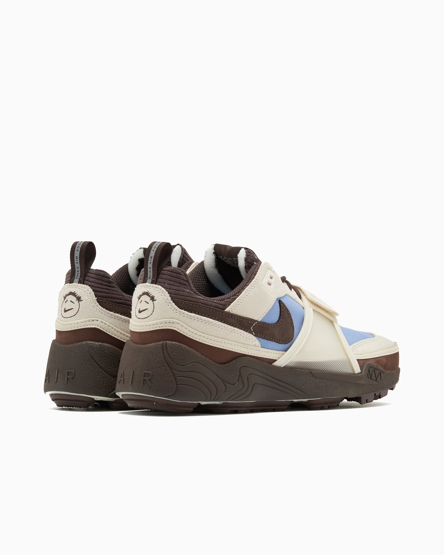 Nike x Travis Scott Zoom Field Jaxx "Leche Blue"