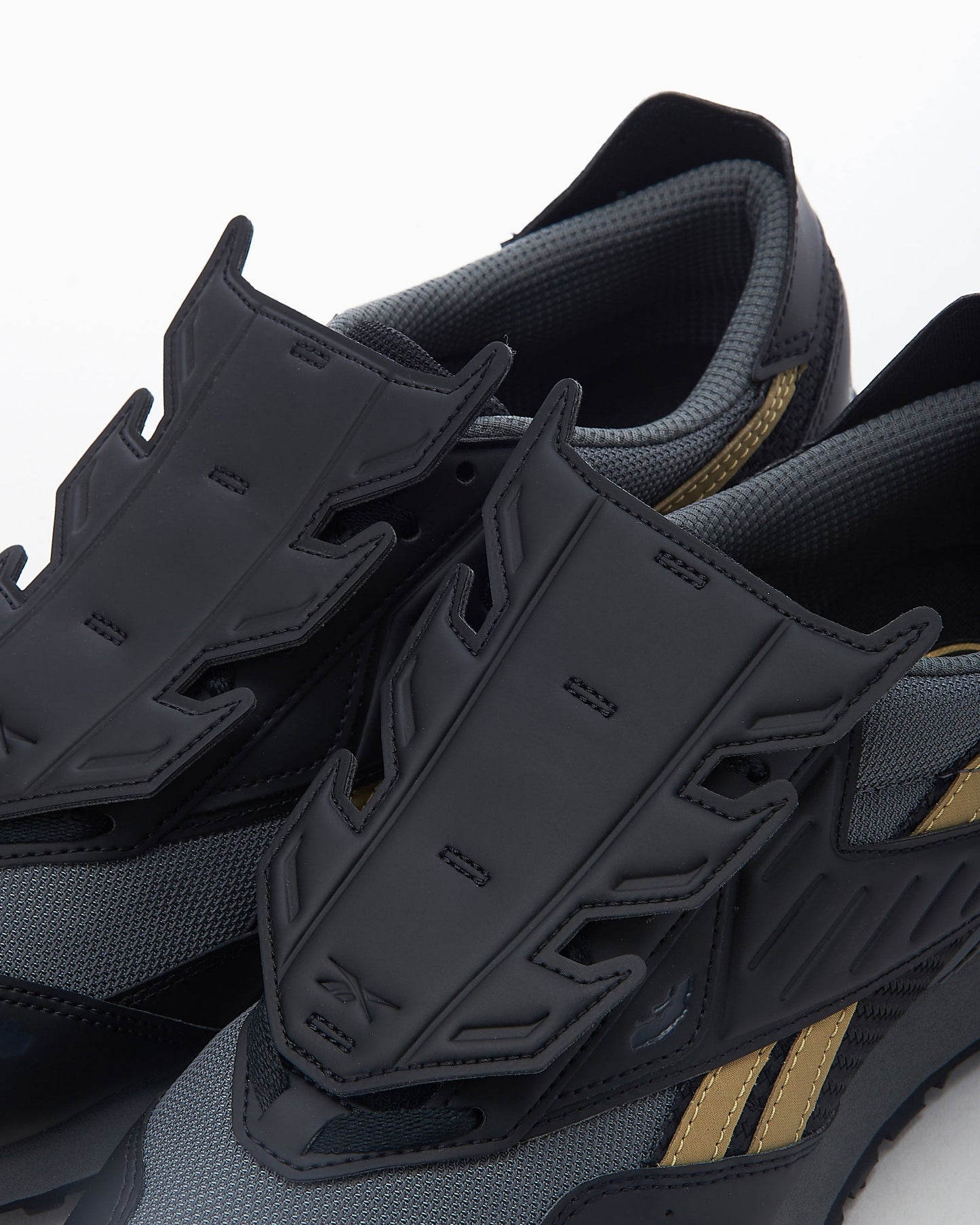 Reebok x DC Comics LX2200 "Batman"