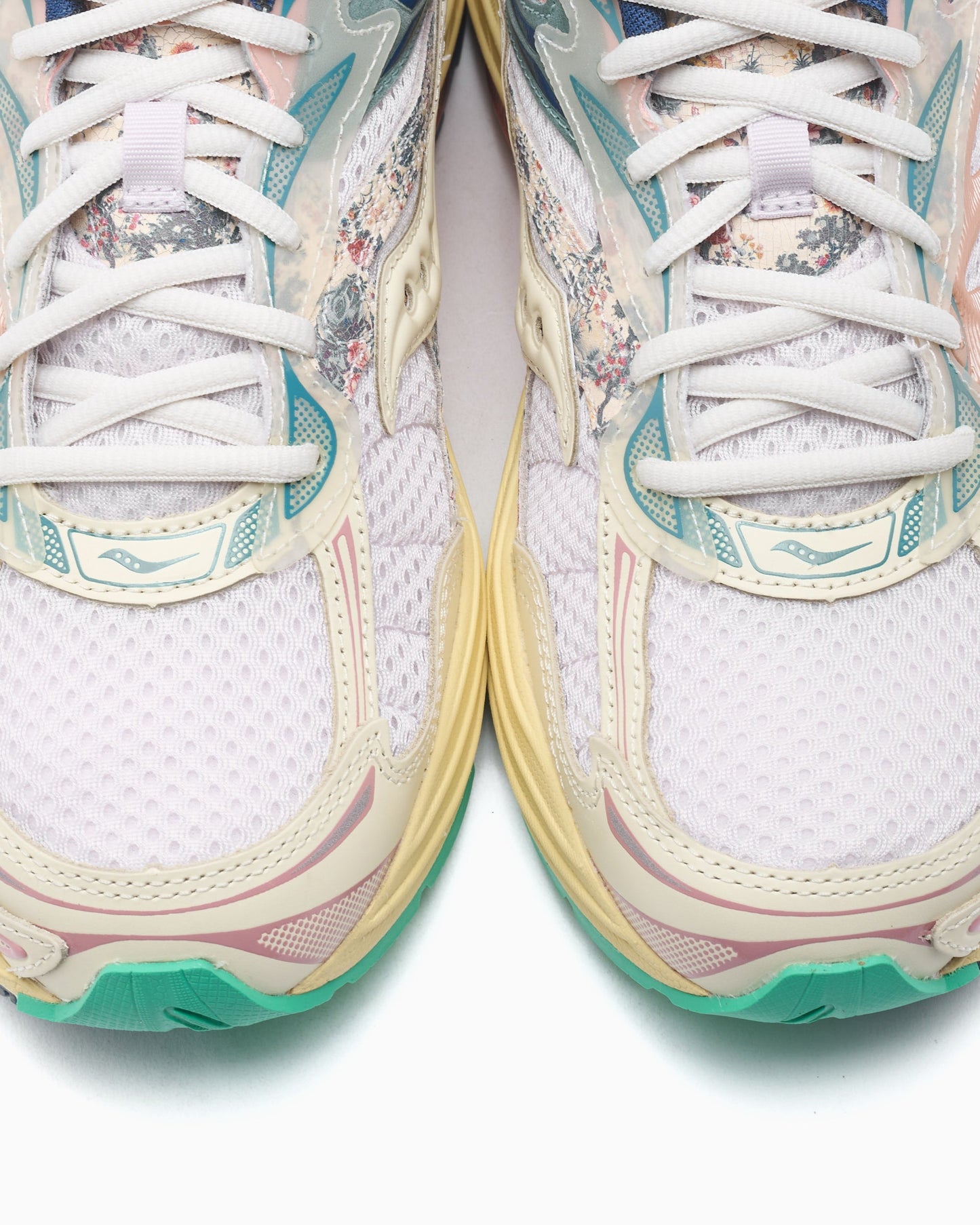 Saucony Progrid OMNI 9 "Kissaten"