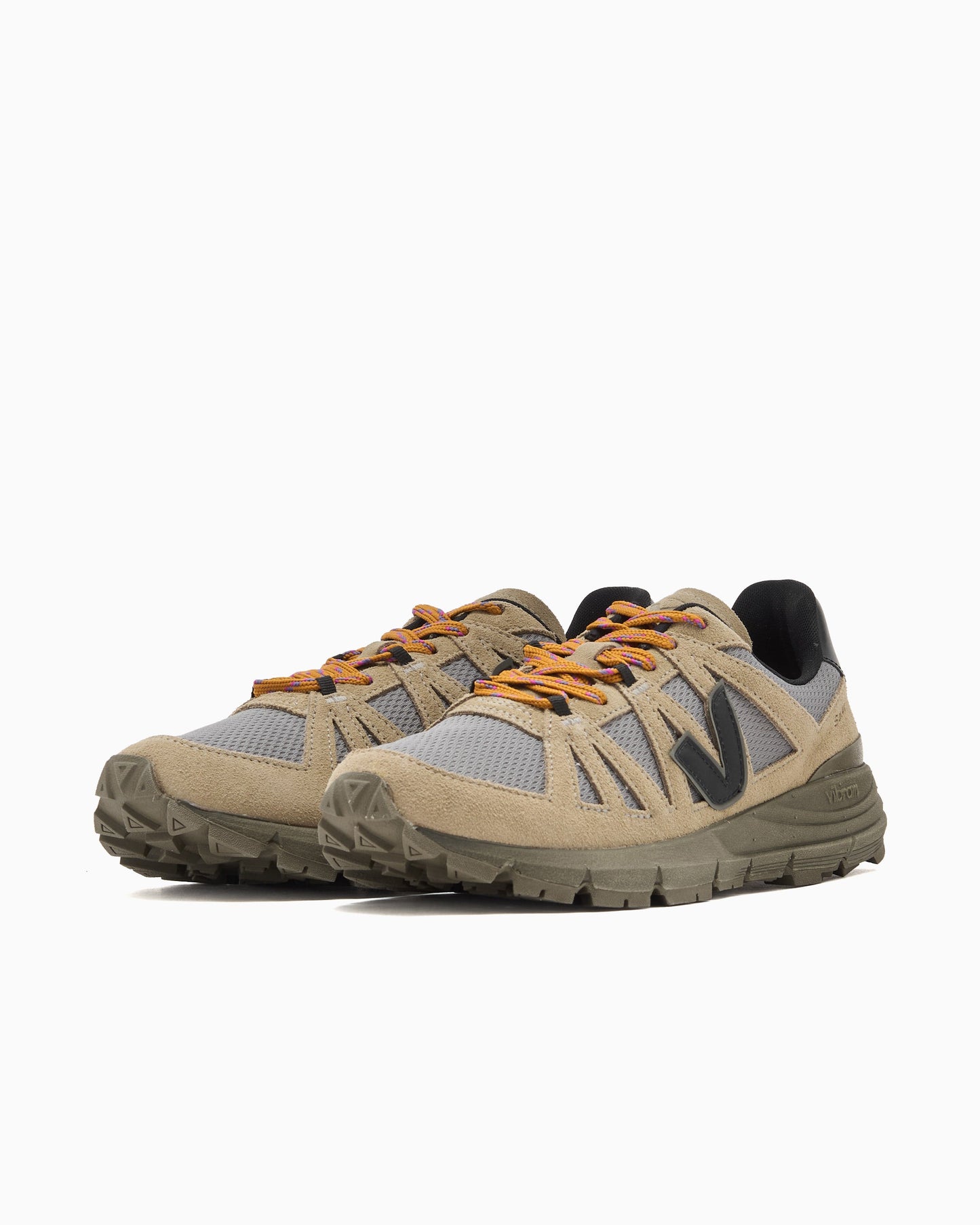 Veja Salar Vibram