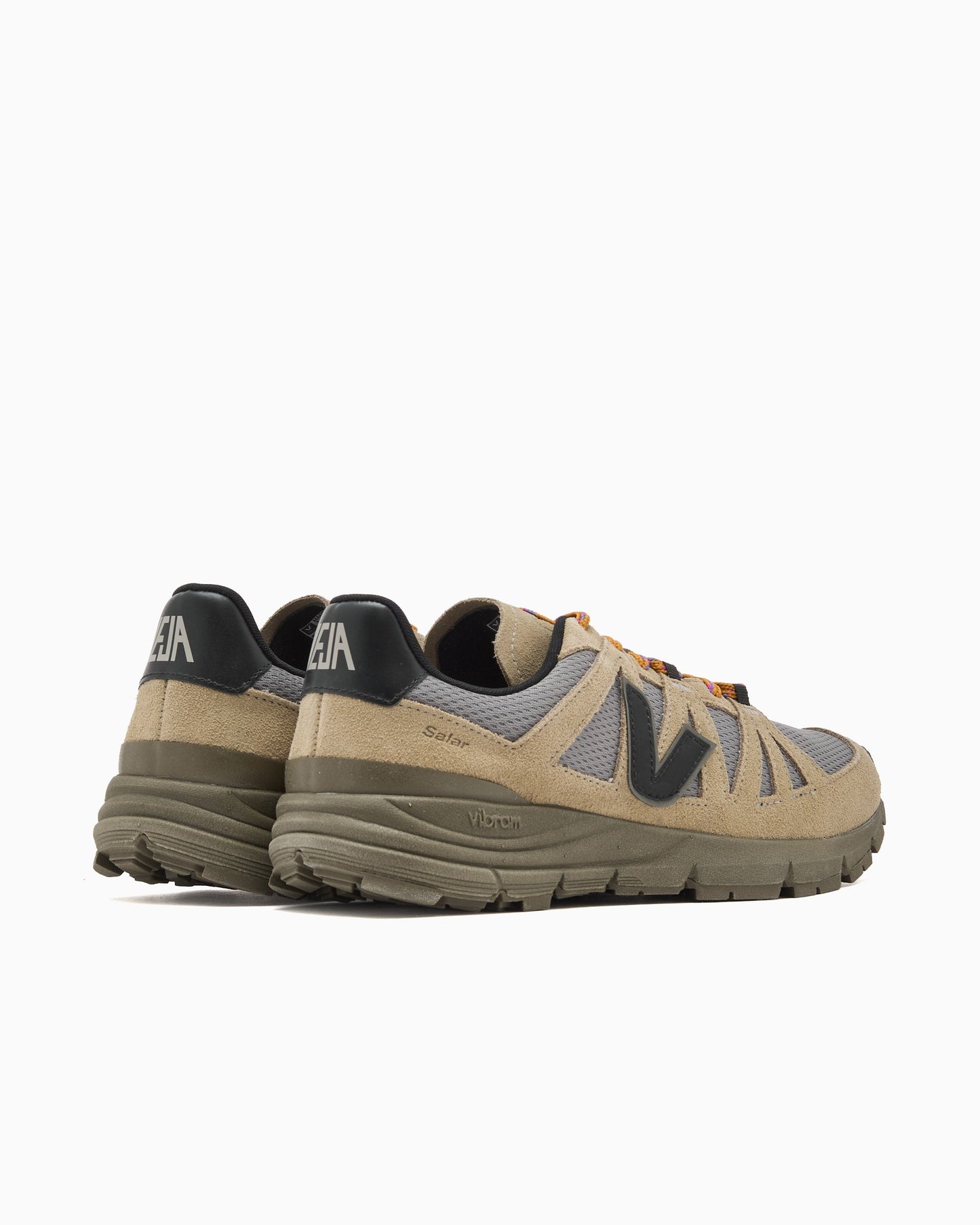 Veja Salar Vibram
