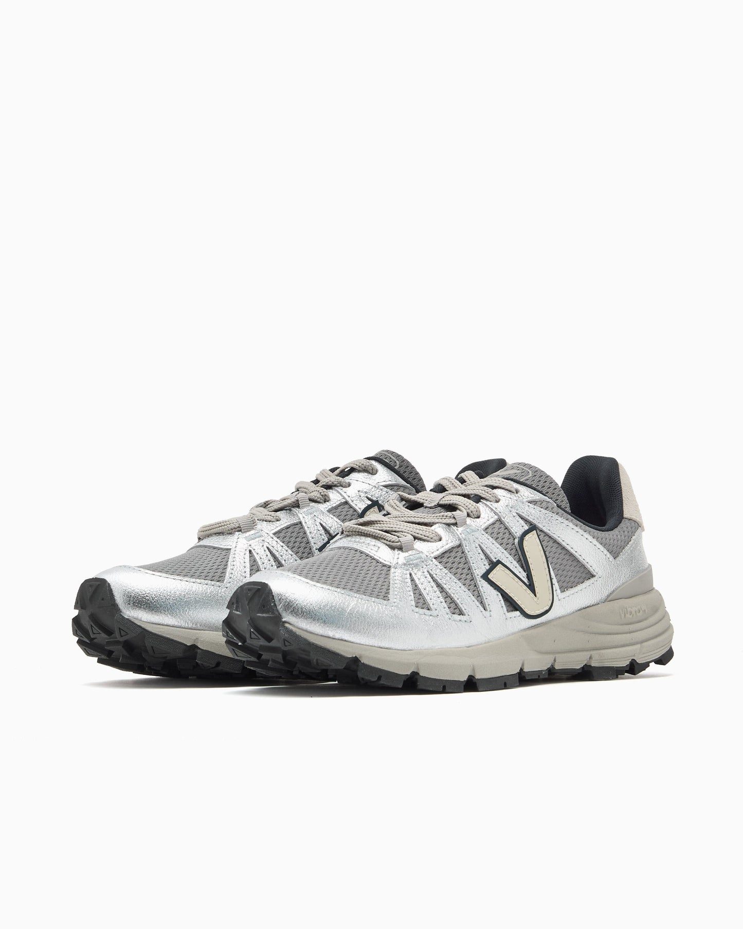 Veja Salar Vibram