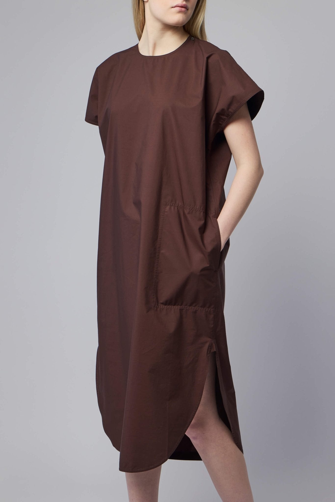 Crew Neck Ssl Dress with Curved Hem