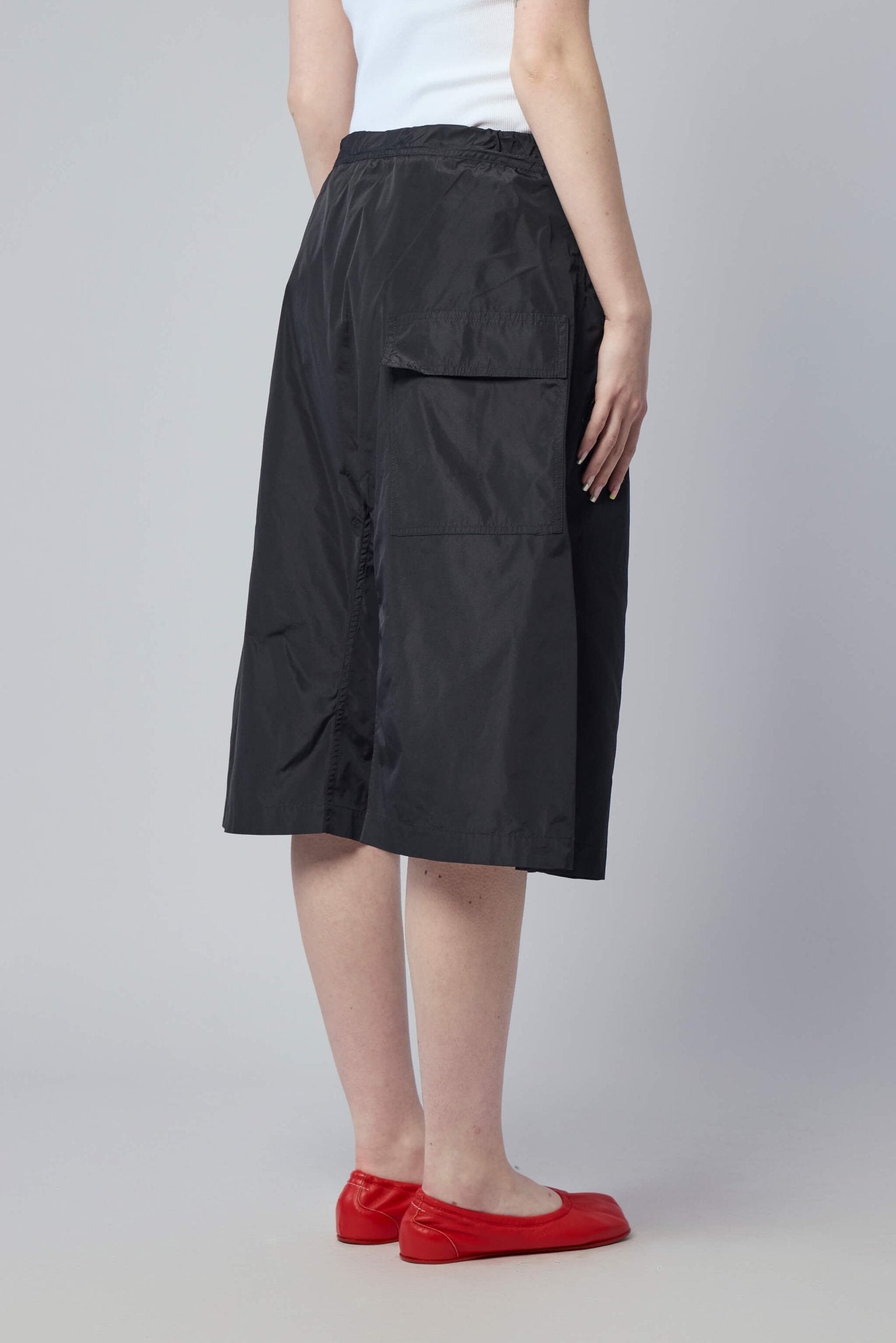Relaxed Zip Pockets Shorts