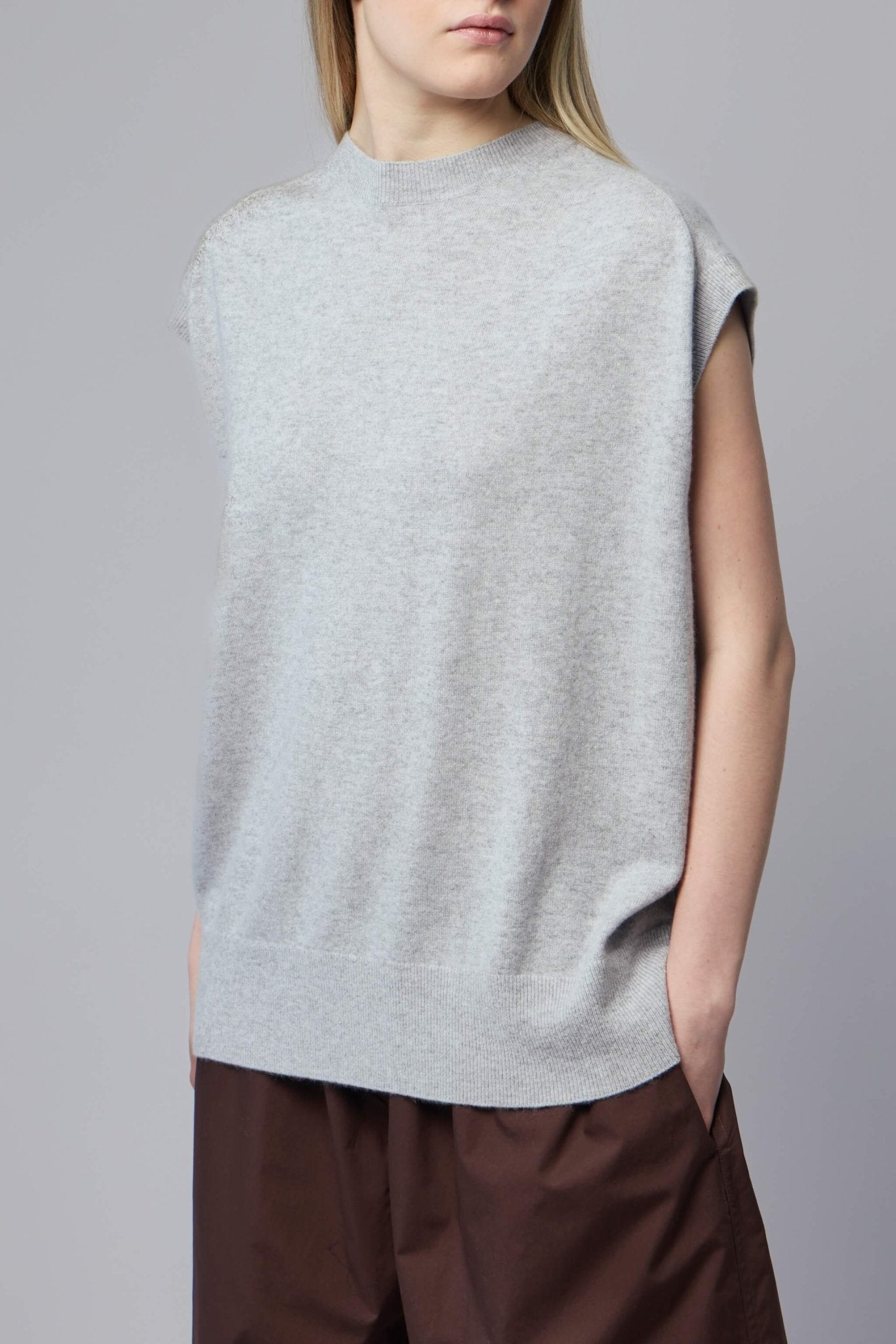 Sleeveless Pullover Crewneck