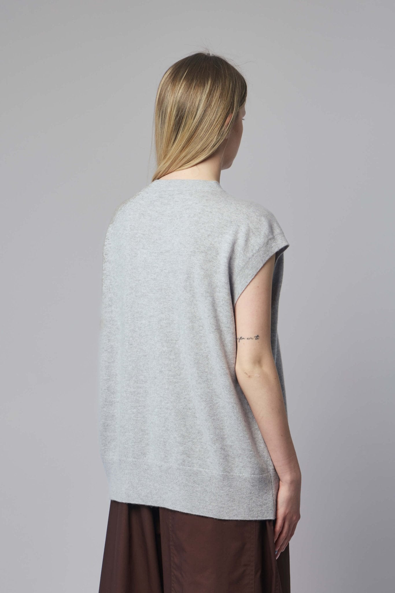 Sleeveless Pullover Crewneck