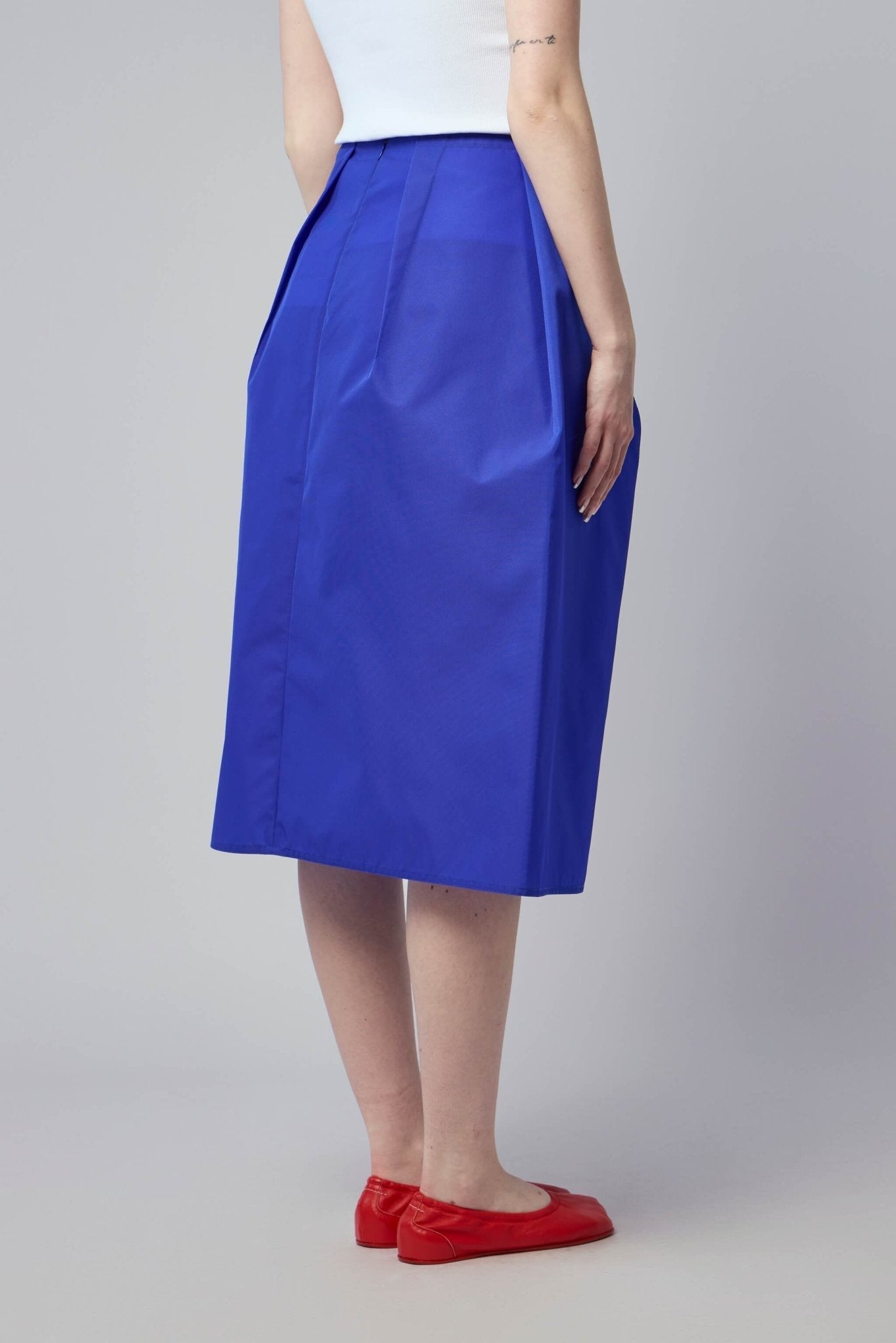 Wide Skirt, Assymetrical Waist