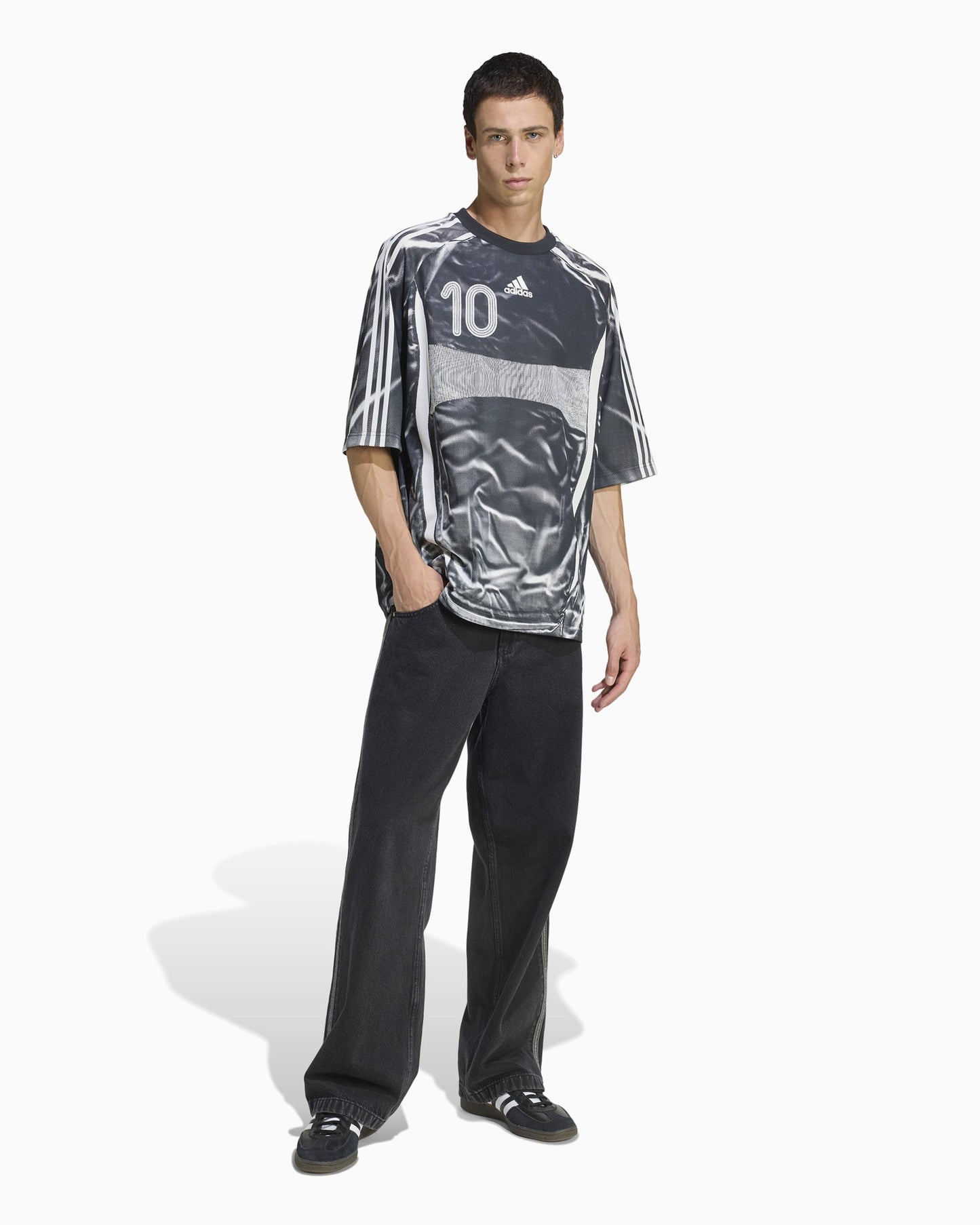 Jersey T-Shirt Relaxed adidas Originals Adilenium Adilenium Teamgeist para hombre