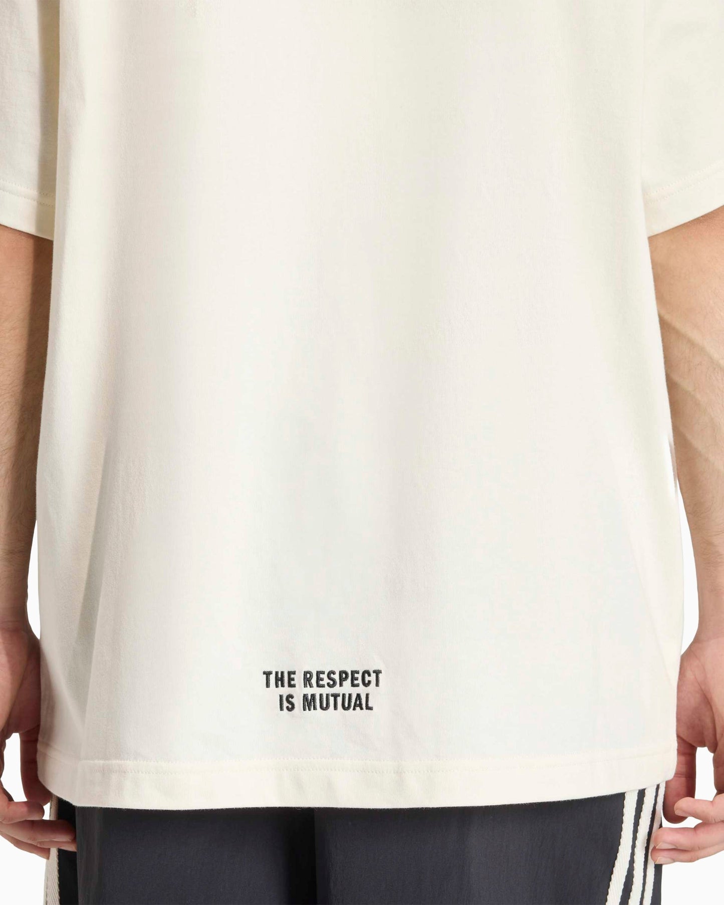 Camiseta Relaxed adidas Originals Consortium para hombre