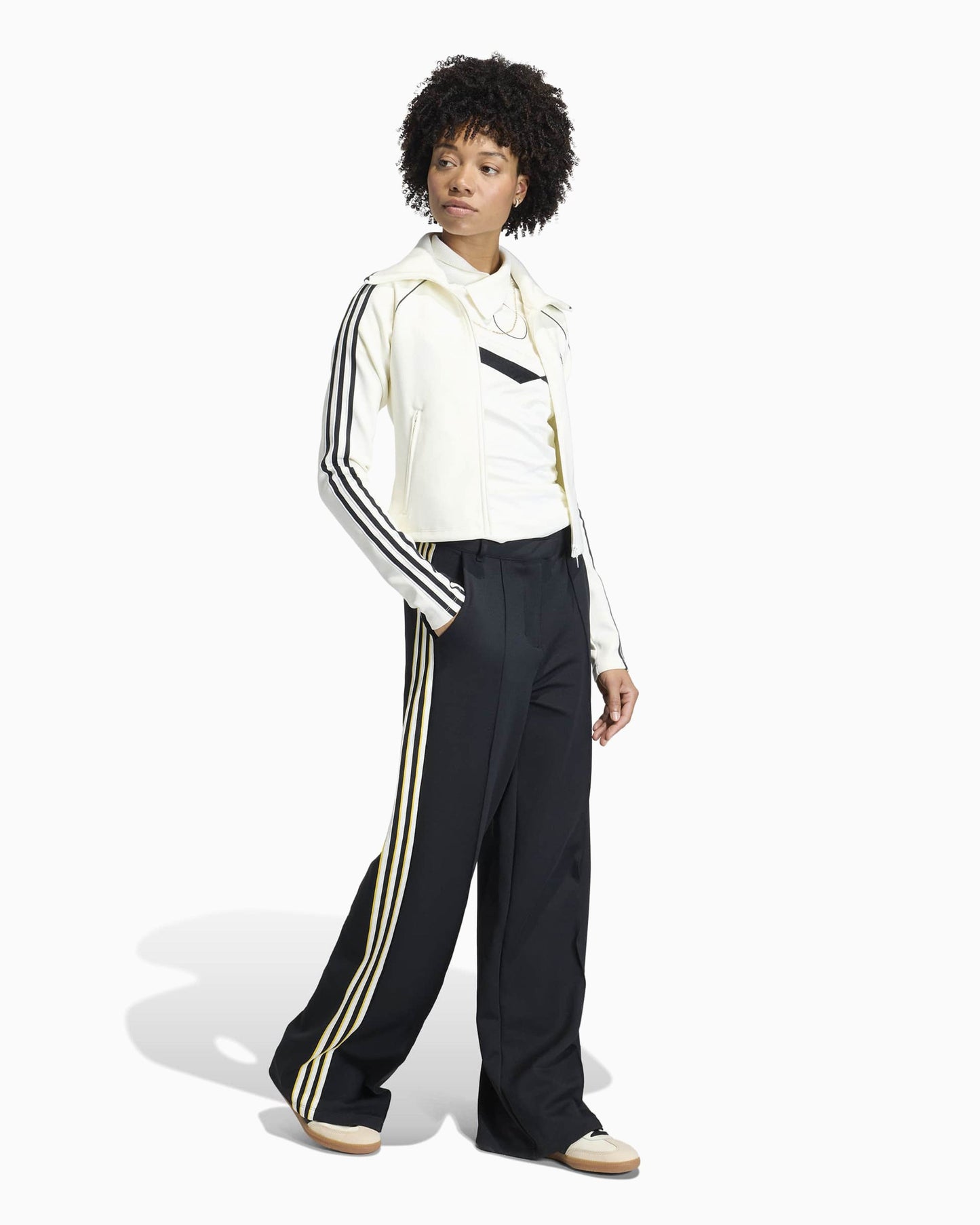 Camiseta con logo Slim adidas Originals Reconstructed para mujer