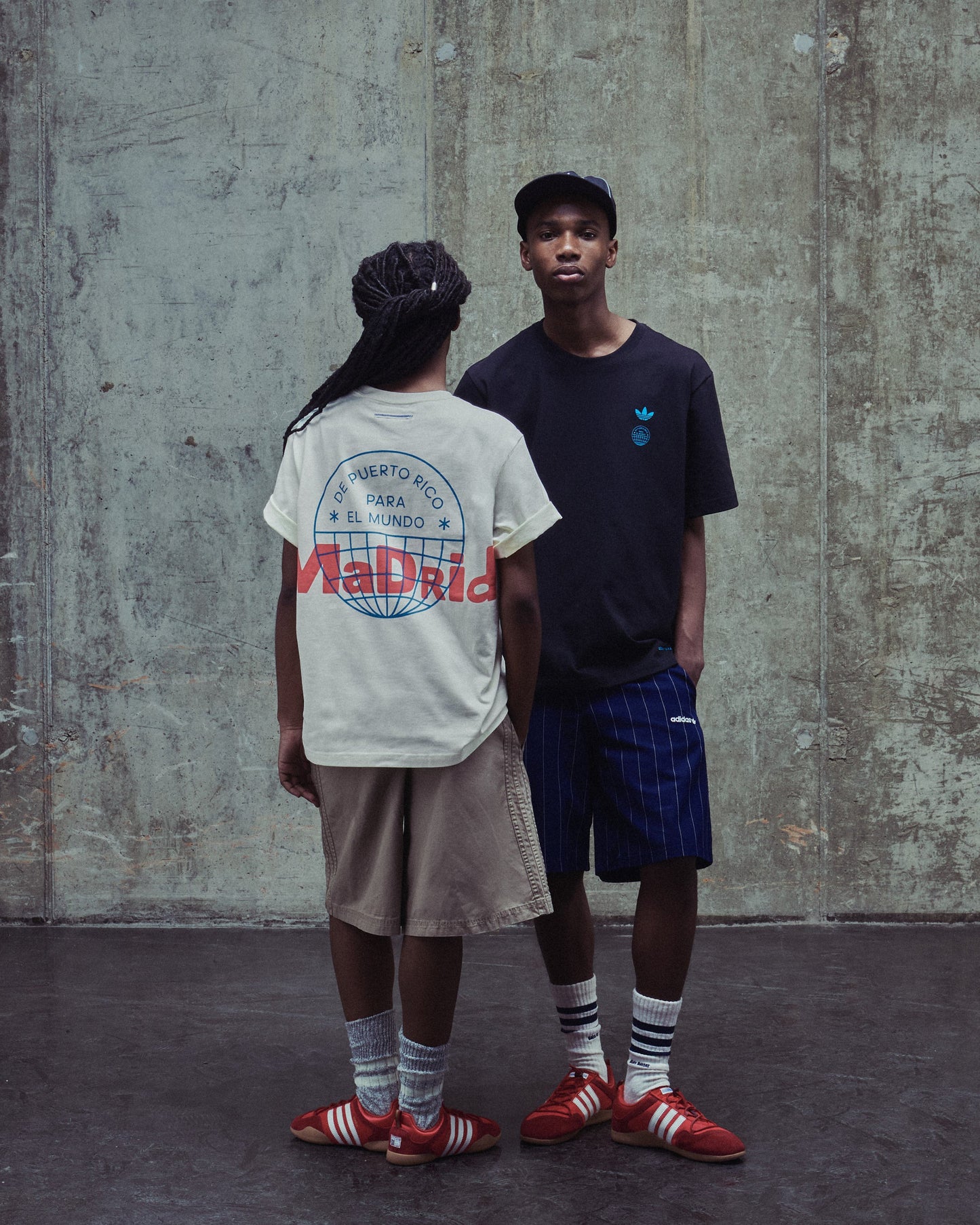 Camiseta con gráfico Oversize adidas Originals x Bad Bunny DtMF Tour Merch "Madrid" Heavyweight Unisex