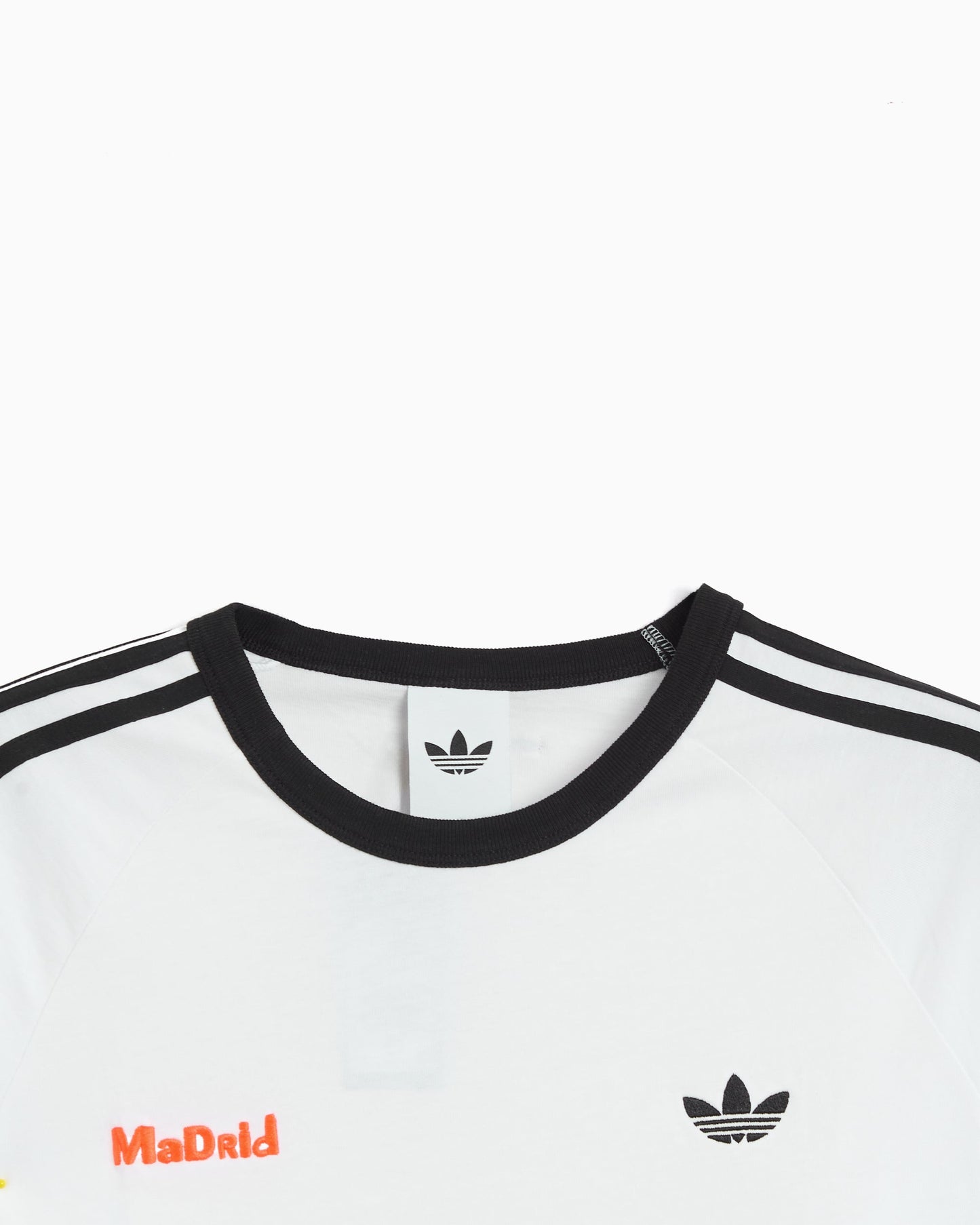 Camiseta Relaxed de manga larga adidas Originals x Bad Bunny DtMF Tour Merch "Madrid" para hombre