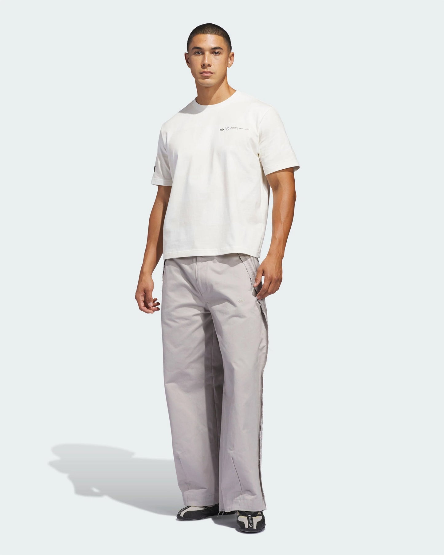 Camiseta con logo Relaxed adidas Originals x Bad Bunny x Mercedes AMG Petronas Racing para hombre