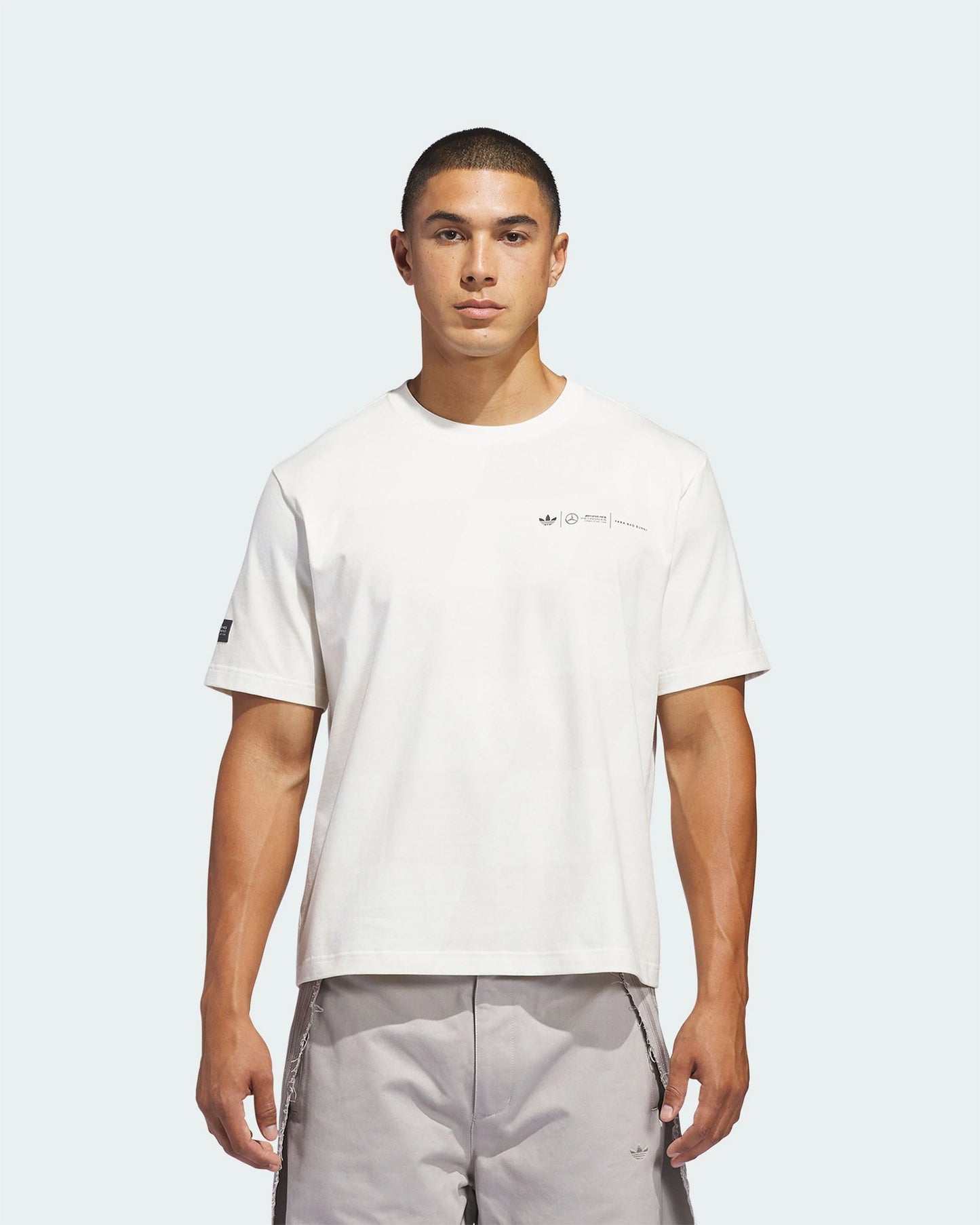 Camiseta con logo Relaxed adidas Originals x Bad Bunny x Mercedes AMG Petronas Racing para hombre