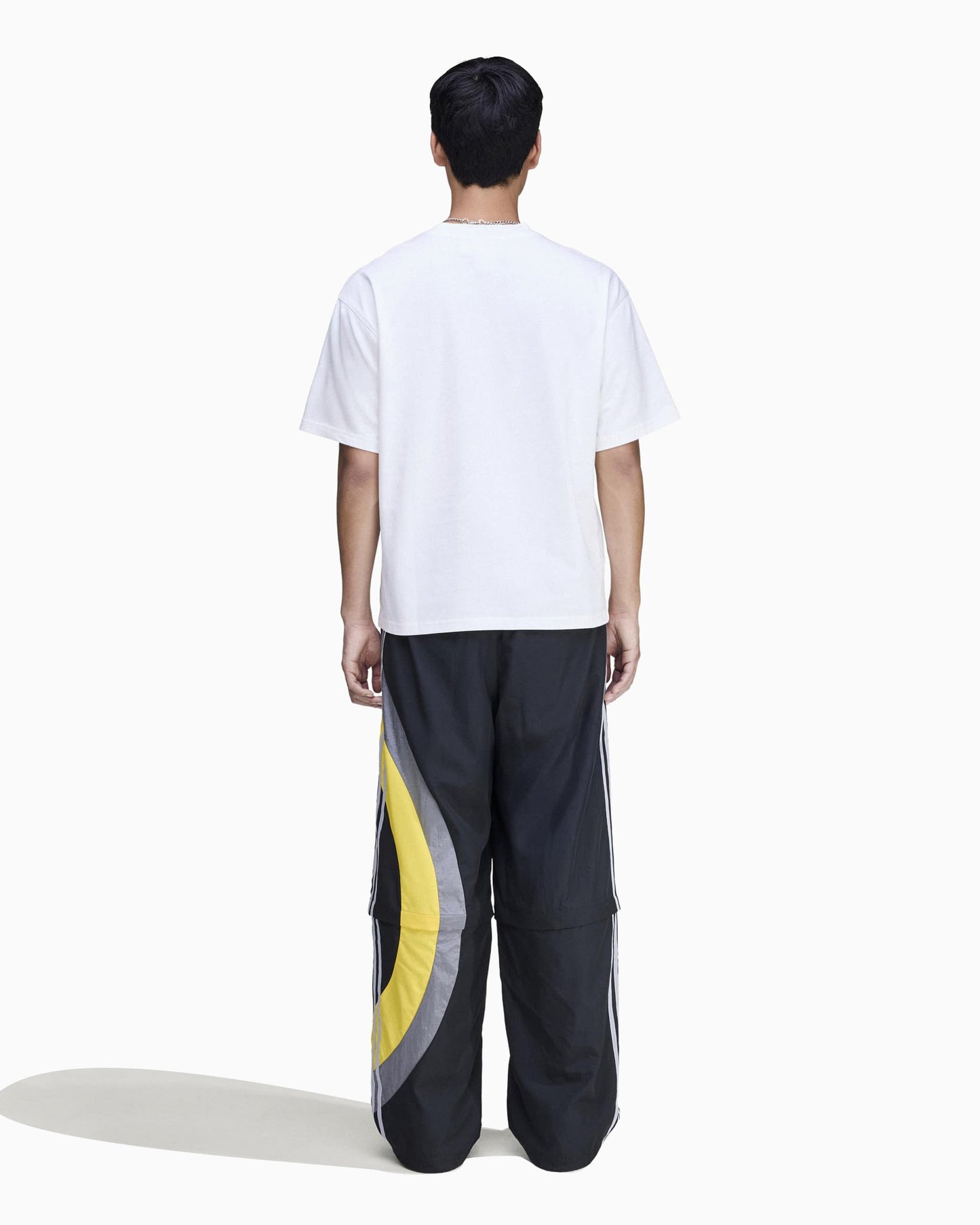 Camiseta con gráfico adidas Originals x Brain Dead Unisex